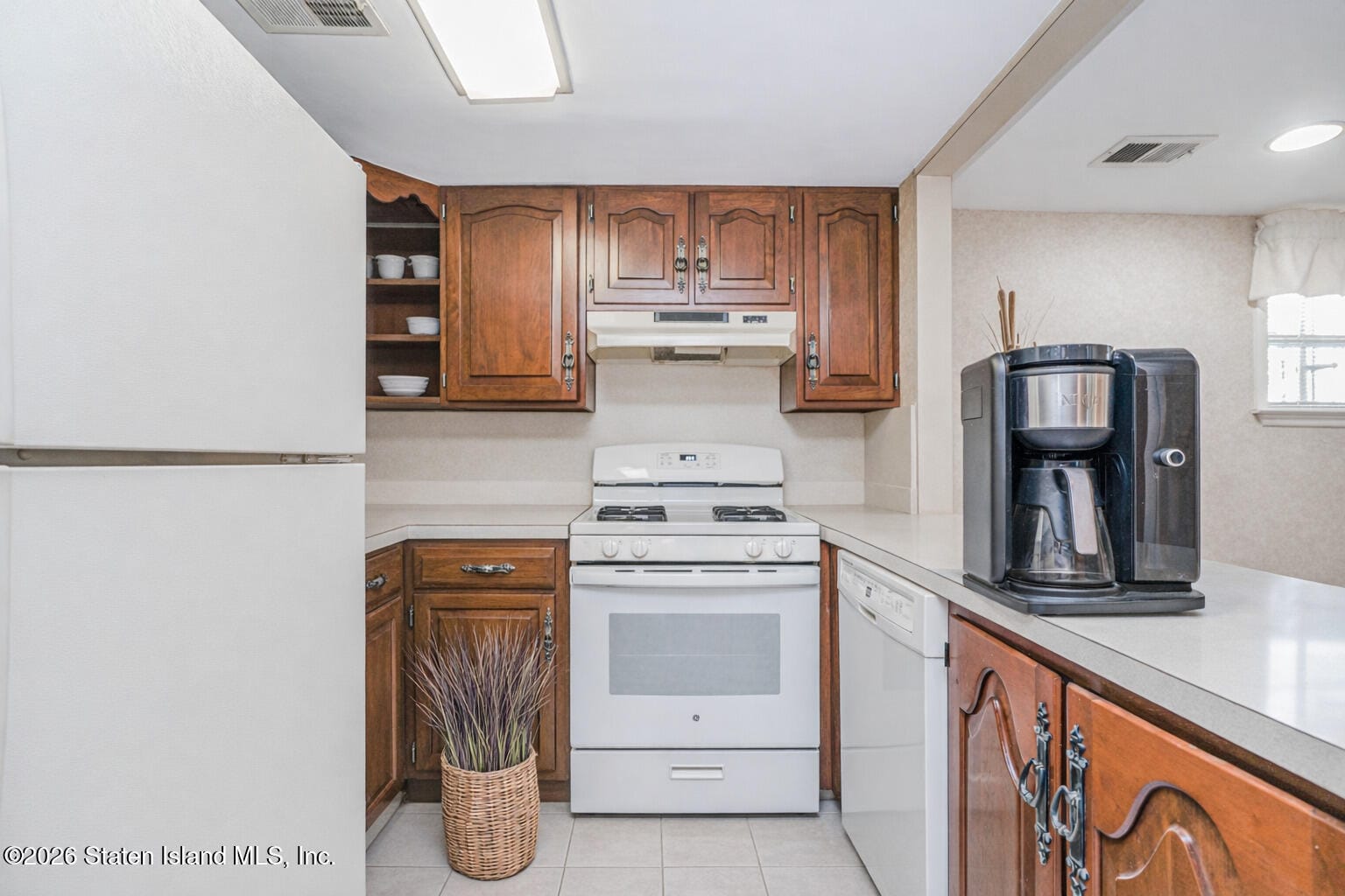 36 Memphis Avenue Image 5