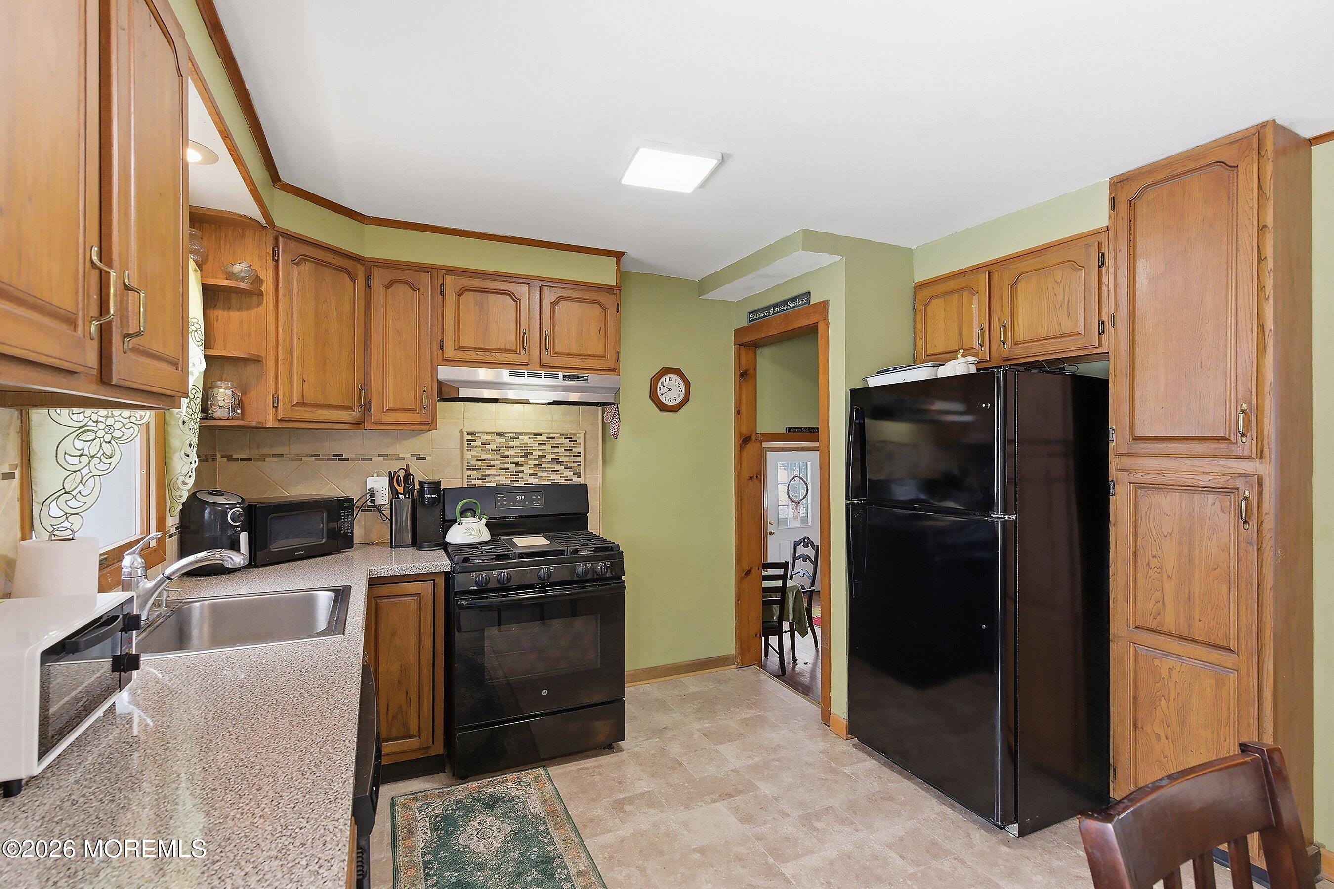 325 Hollie Drive, Belford, NJ, 07718 image 11