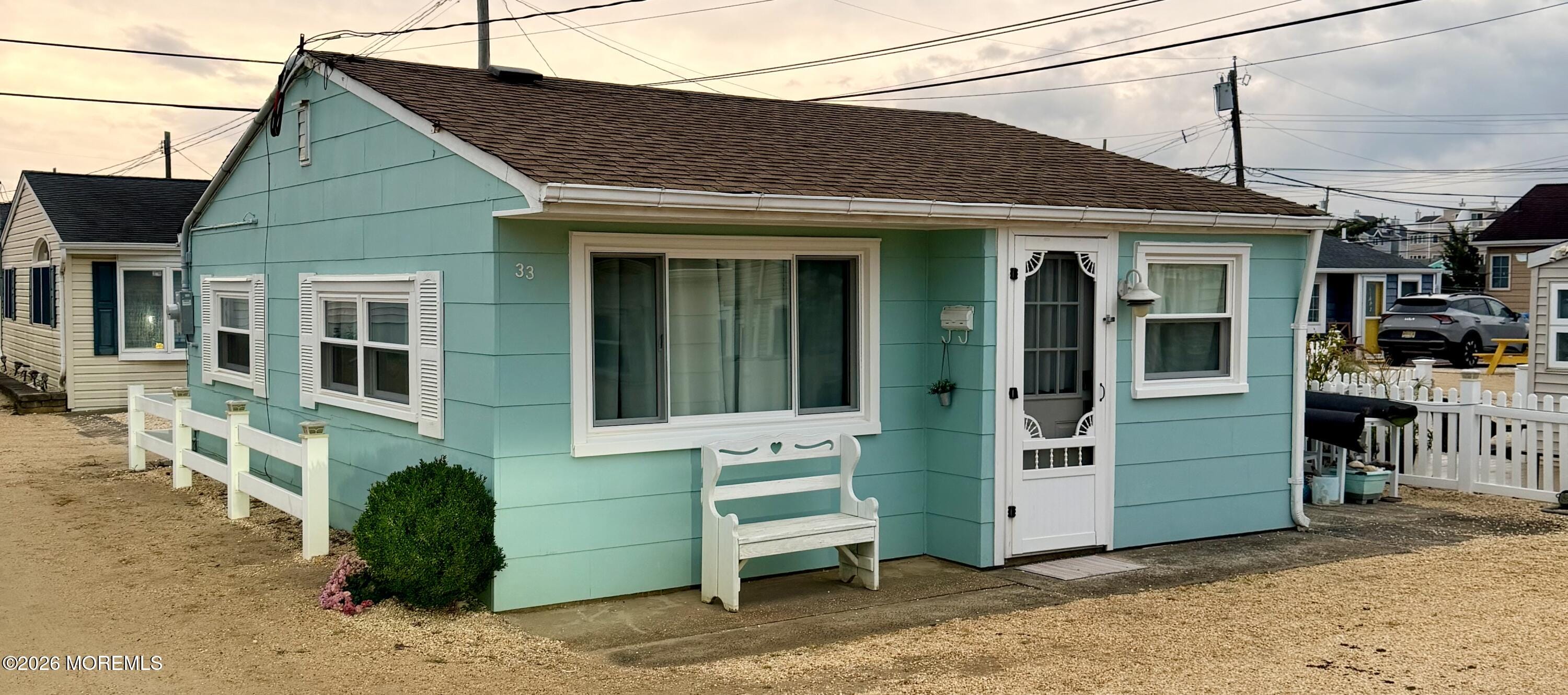 33 E Penguin Way Image 1