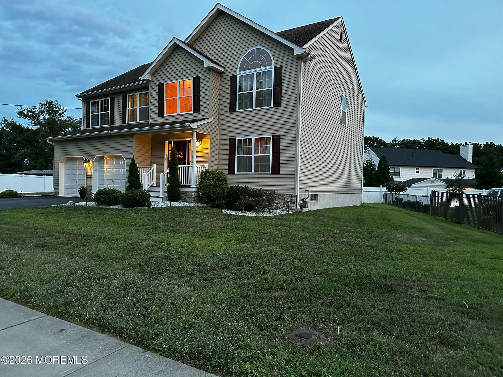 2716 W Bangs Avenue Image 2