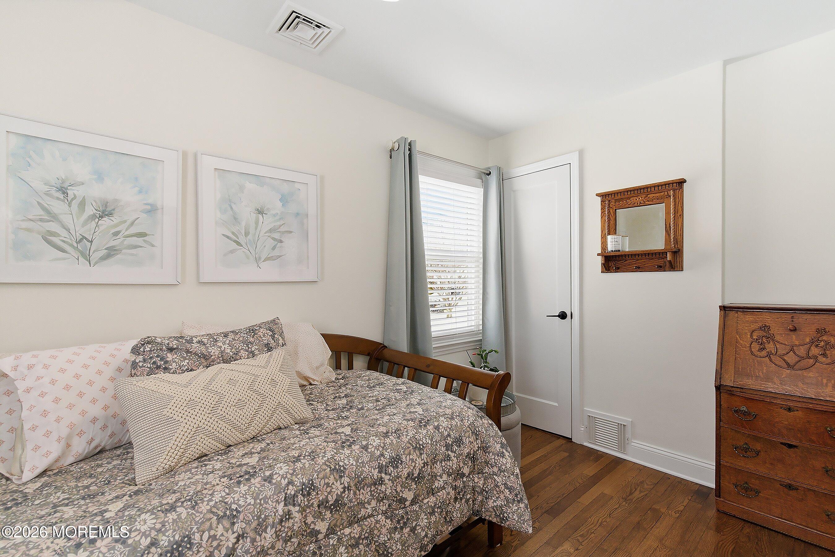 190 8th Street, Belford, NJ, 07718 image 22