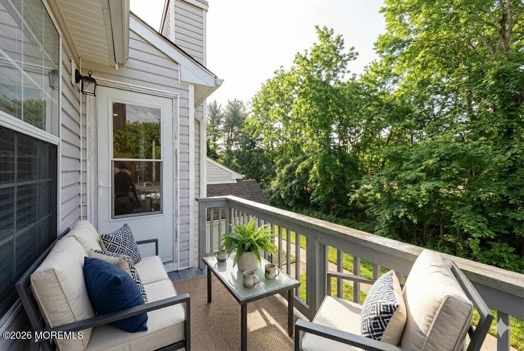 380 Hampton Place Image 3