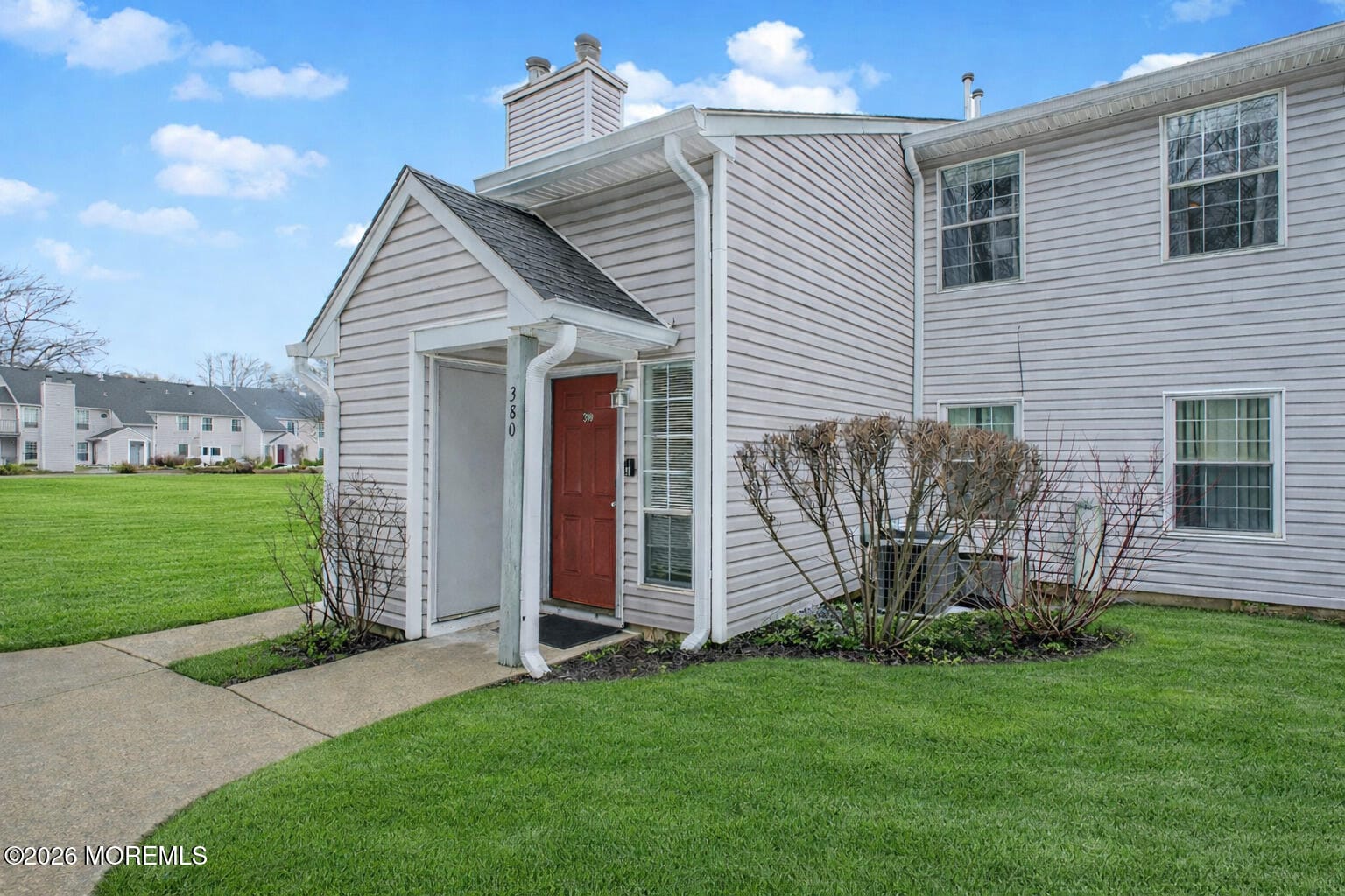 380 Hampton Place Image 2