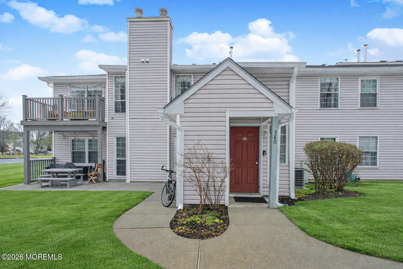 380 Hampton Place Image 1