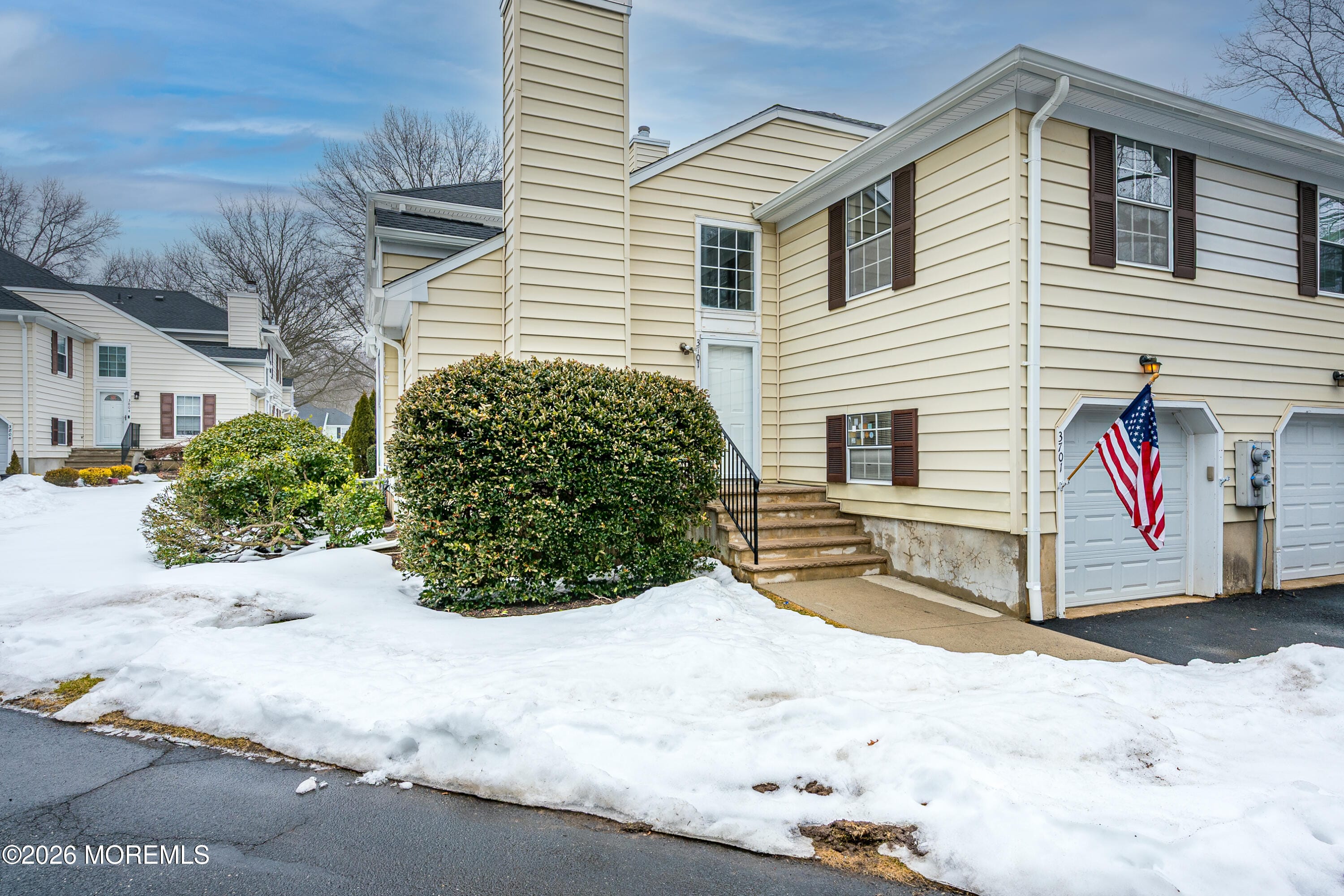 3701 James Court Image 4