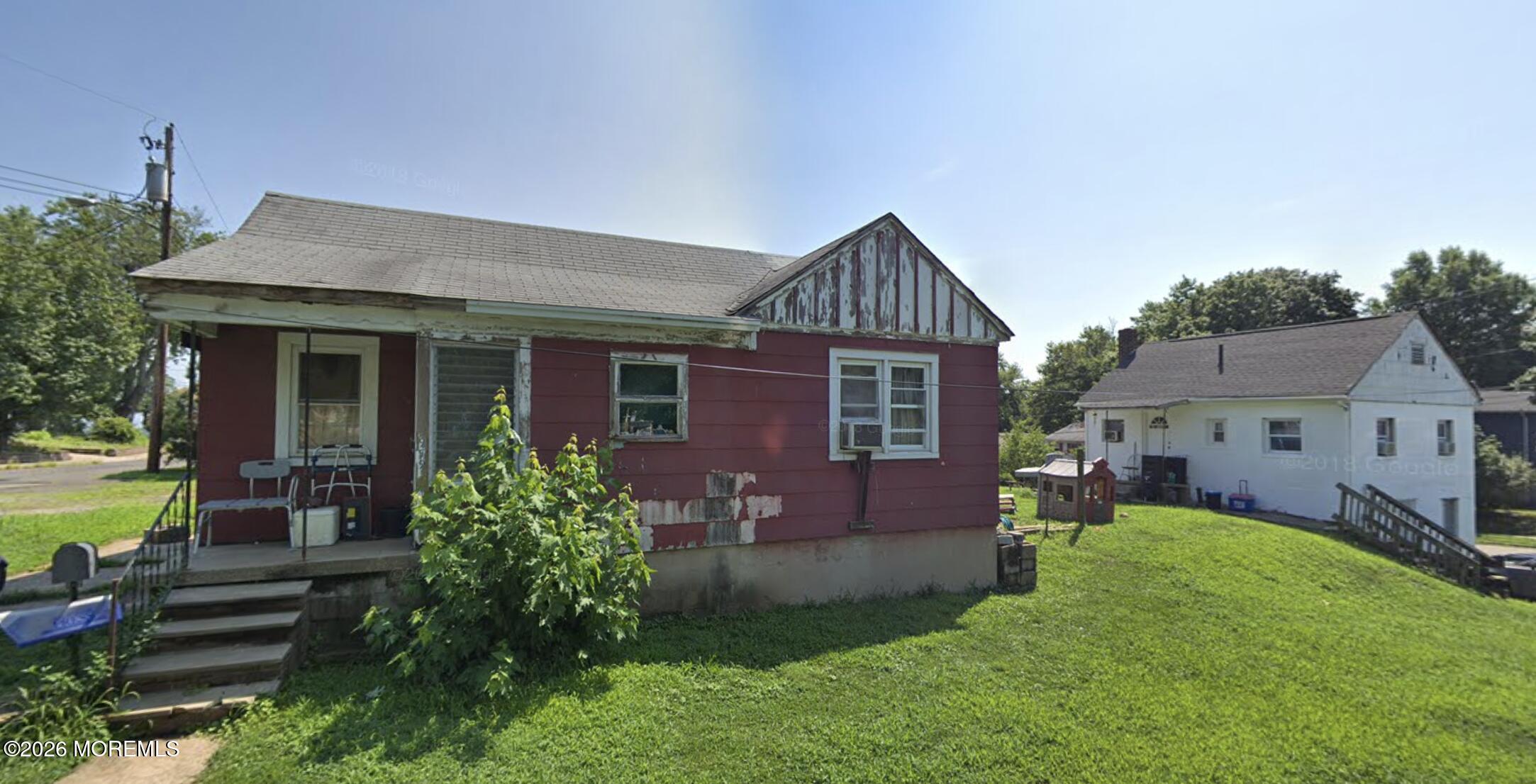 979 N Concourse Image 1