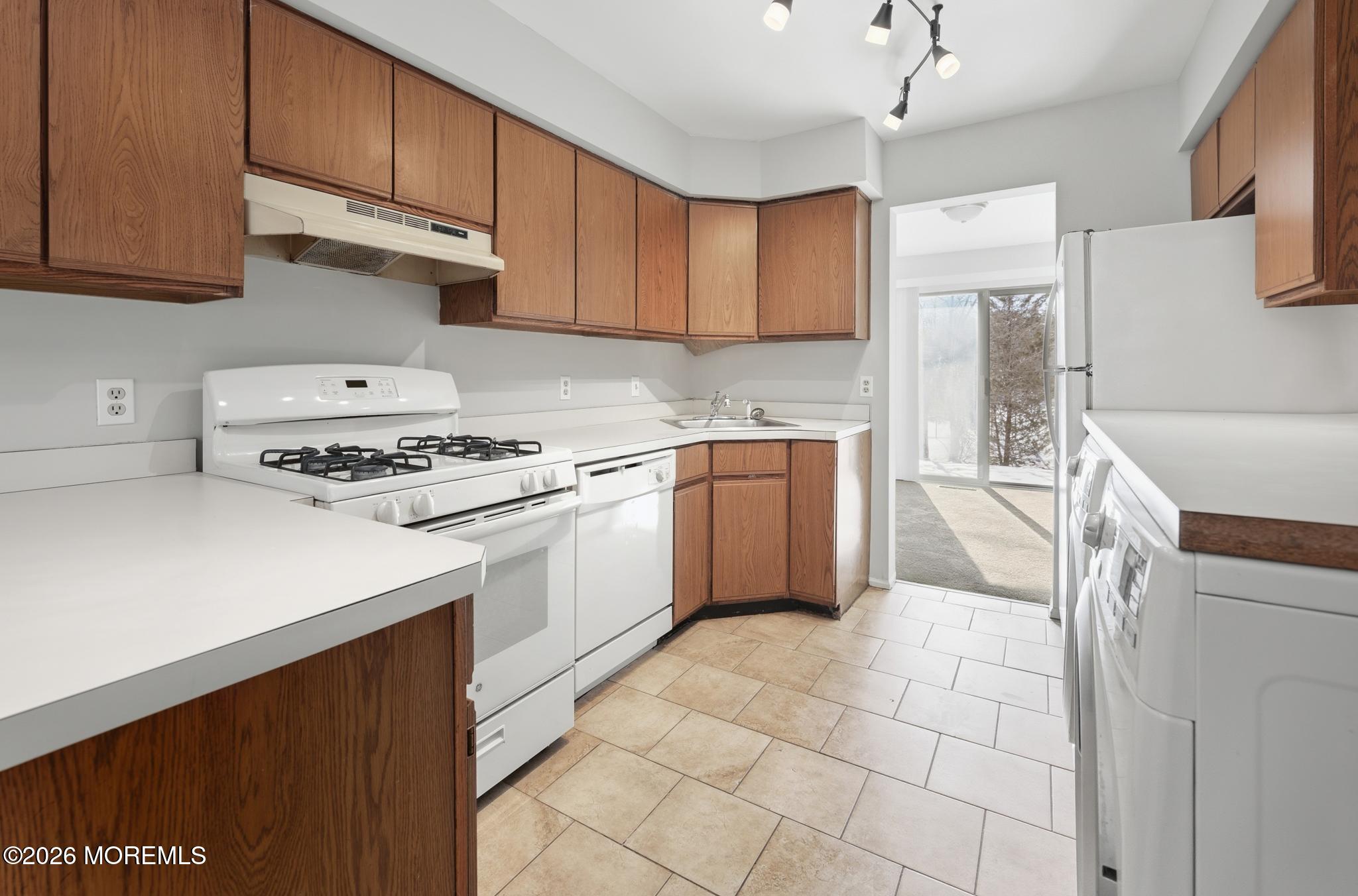 2305 Gulfstream Way, Toms River, NJ, 08755 image 9