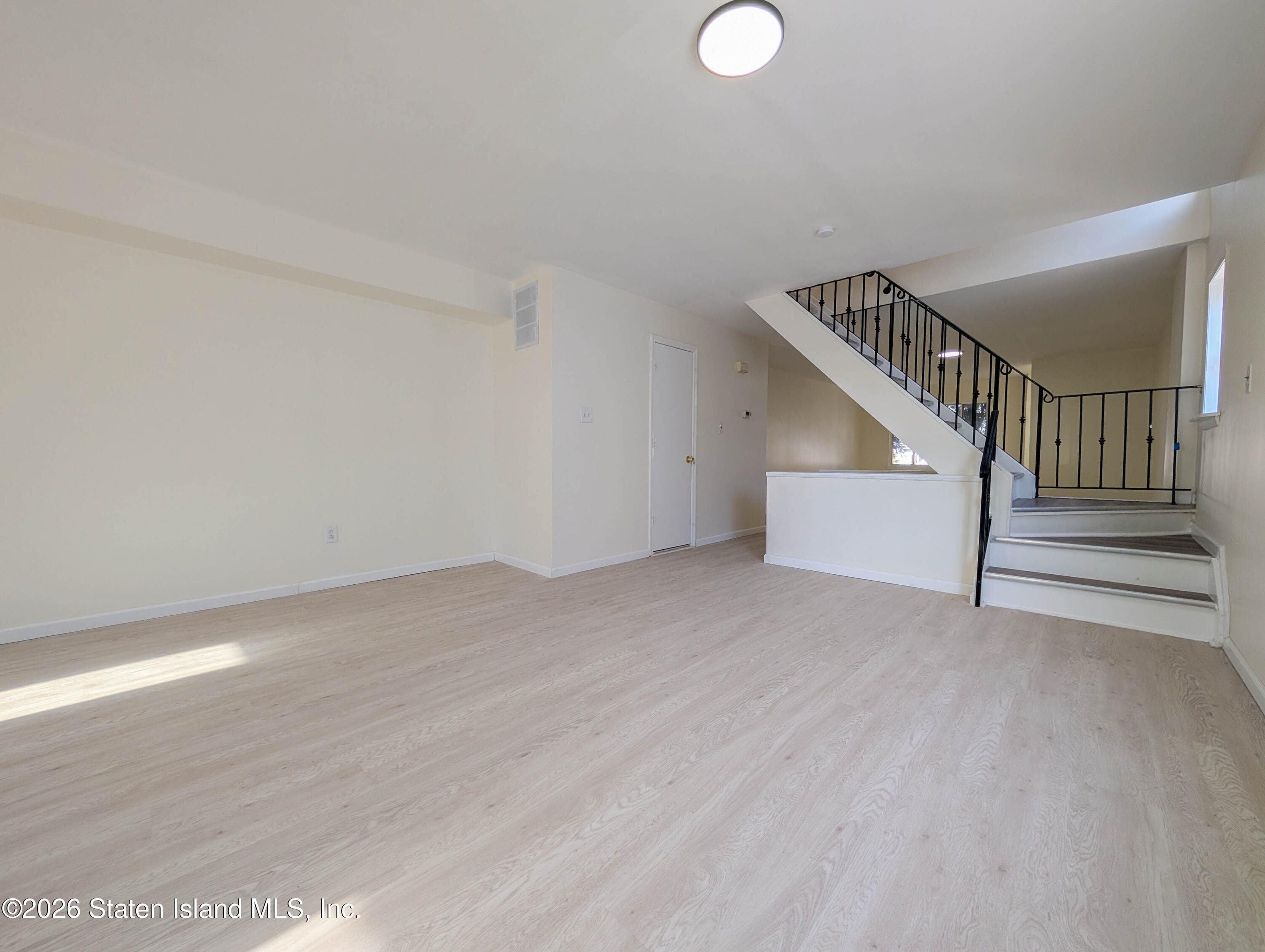 264 Lander Avenue Image 2