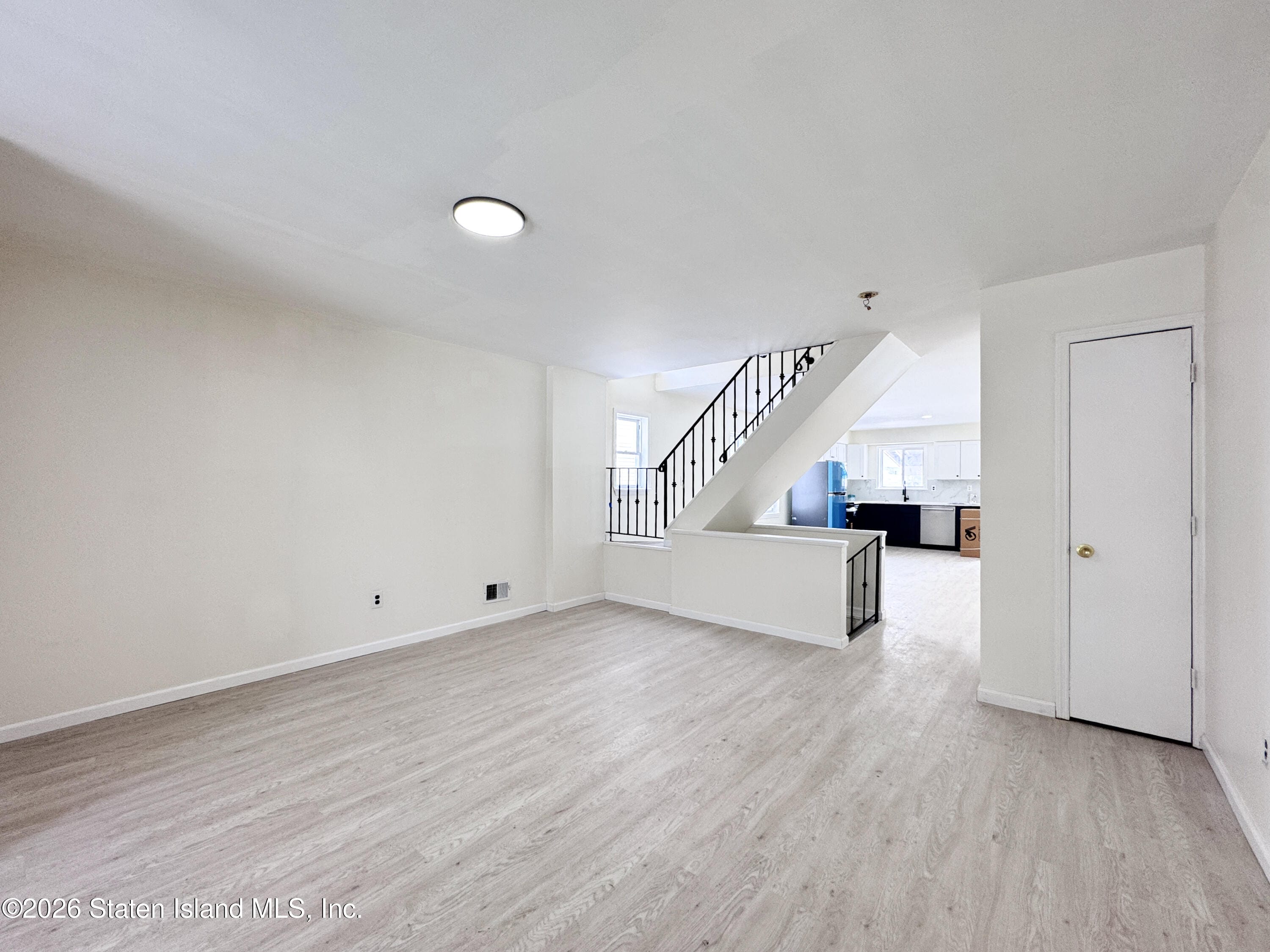 264 Lander Avenue Image 3