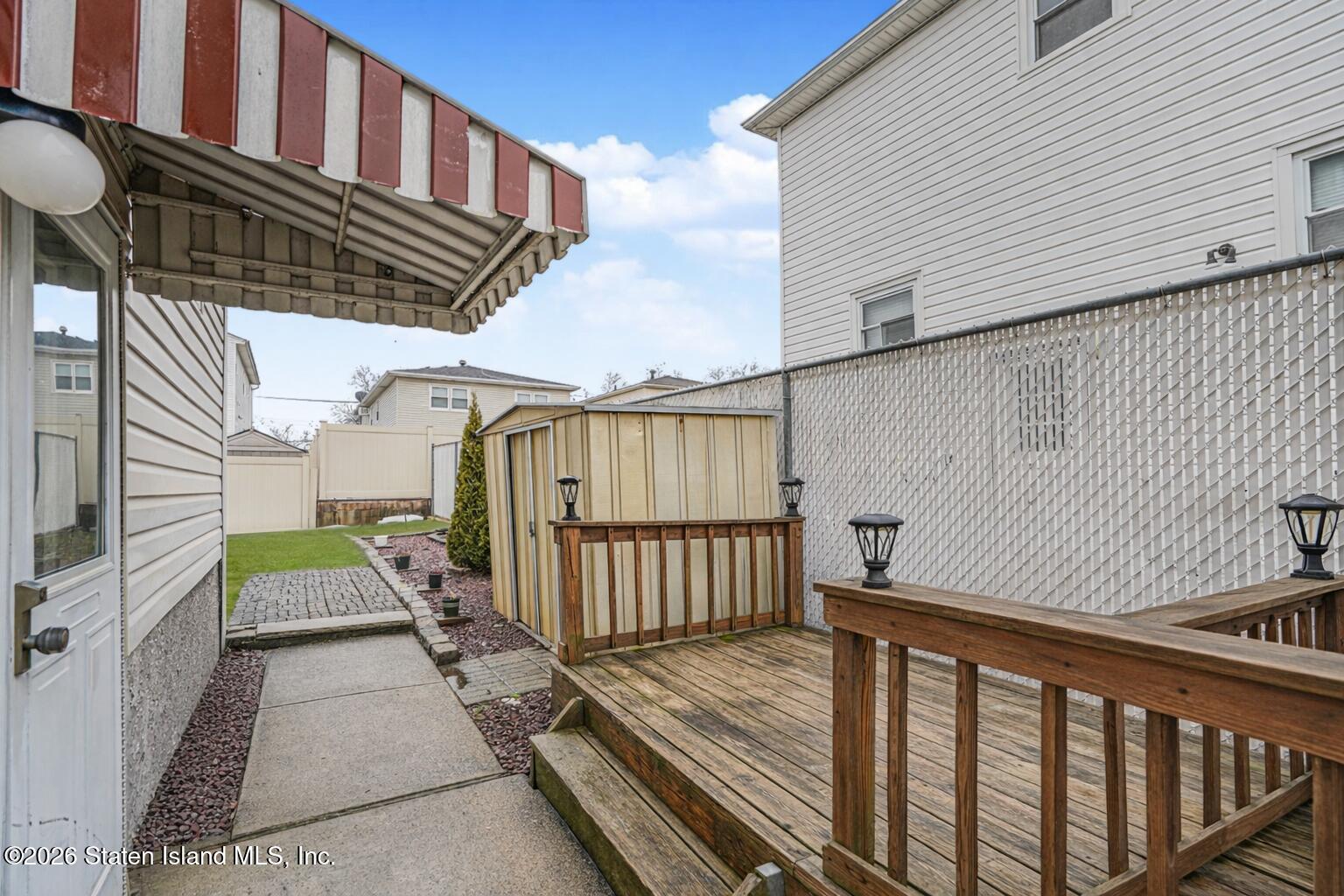 80 Bartow Street Image 3