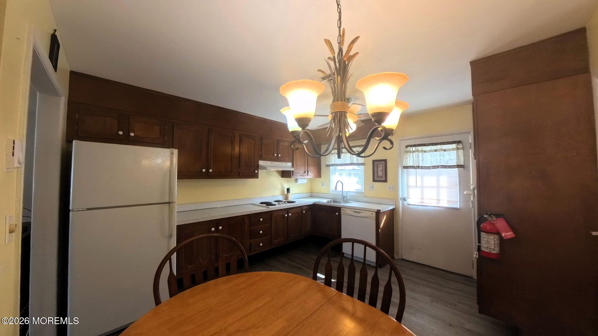 426A Chatham Court Image 4