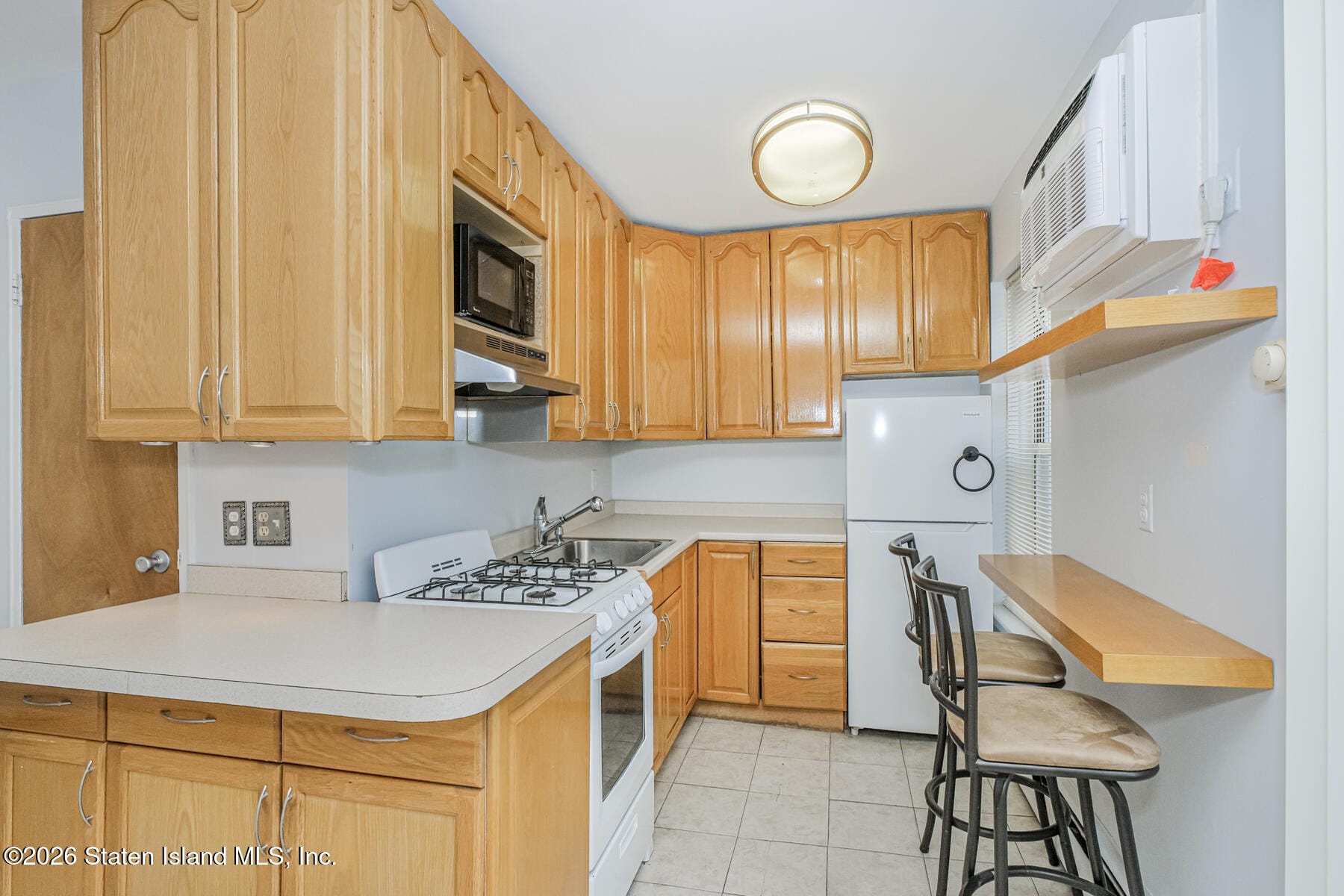 485 Armstrong Avenue E 2 Image 3