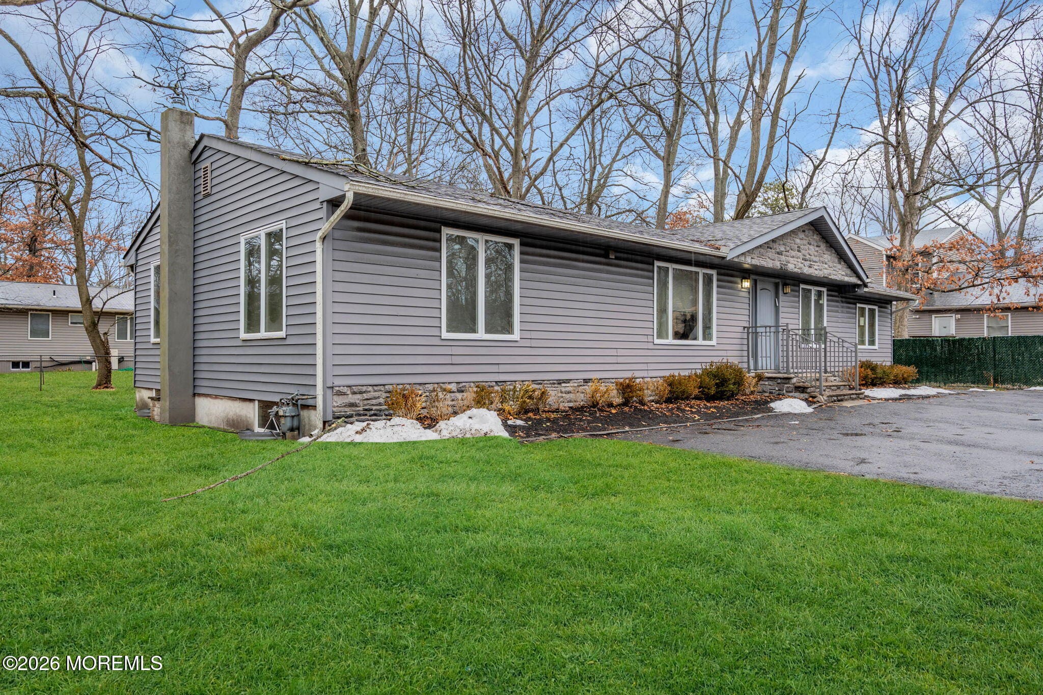 435 E County Line Road Image 4