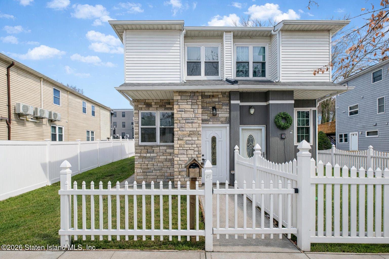 5 White Street Image 2