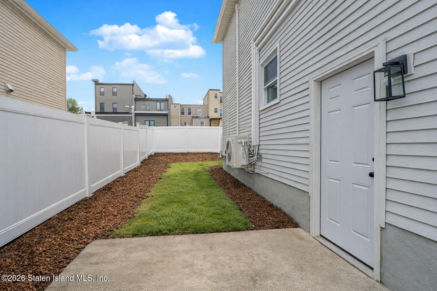 5 White Street Image 3