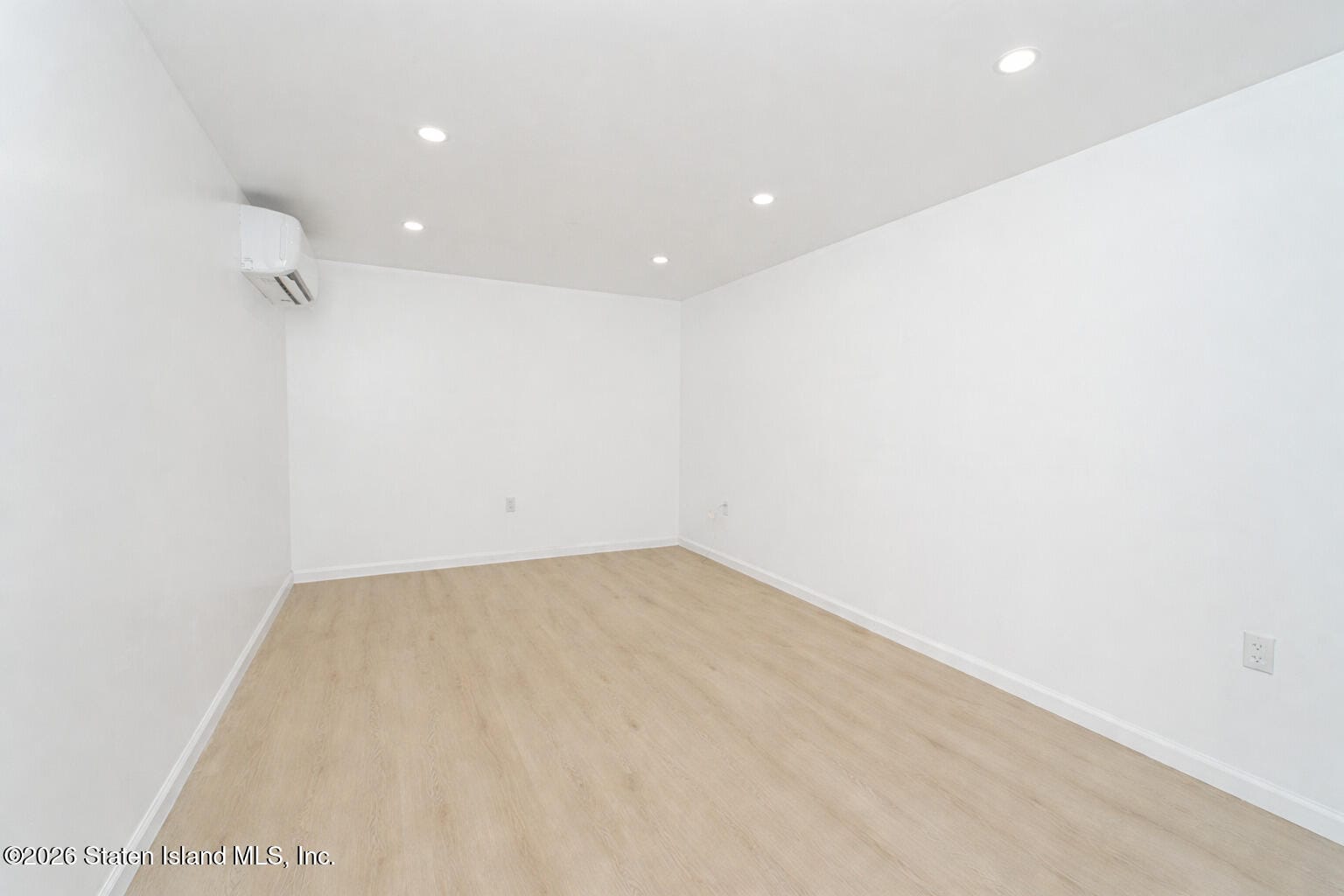 5 White Street, Staten Island, NY, 10305 image 25