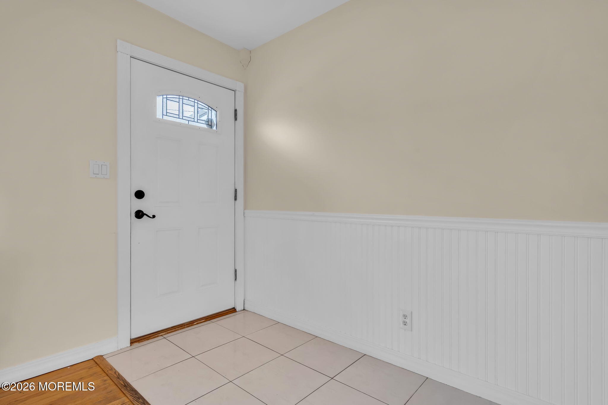 916 Beachwood Boulevard Image 4