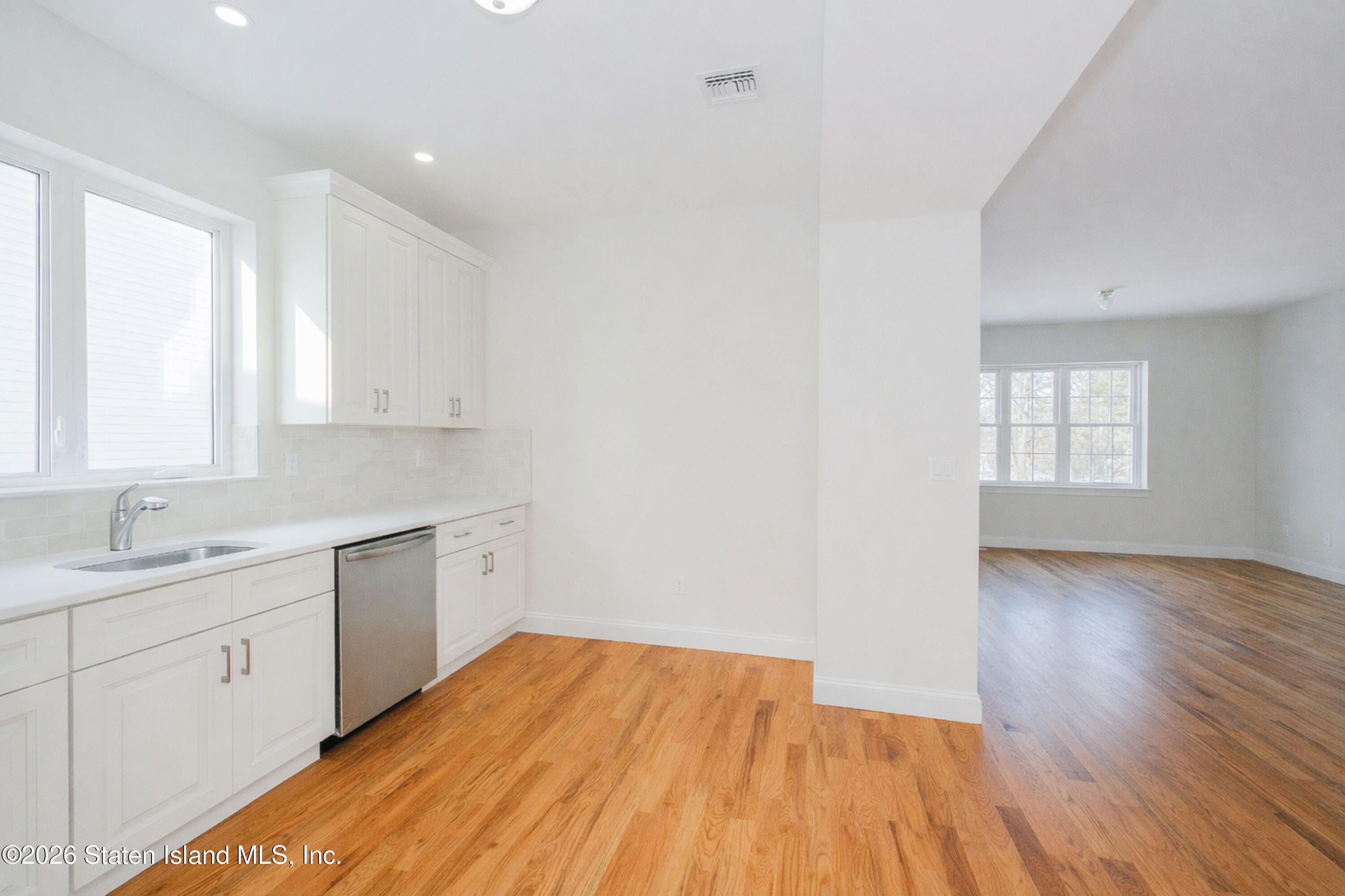 556 Drumgoole Road, Staten Island, NY, 10312 image 7