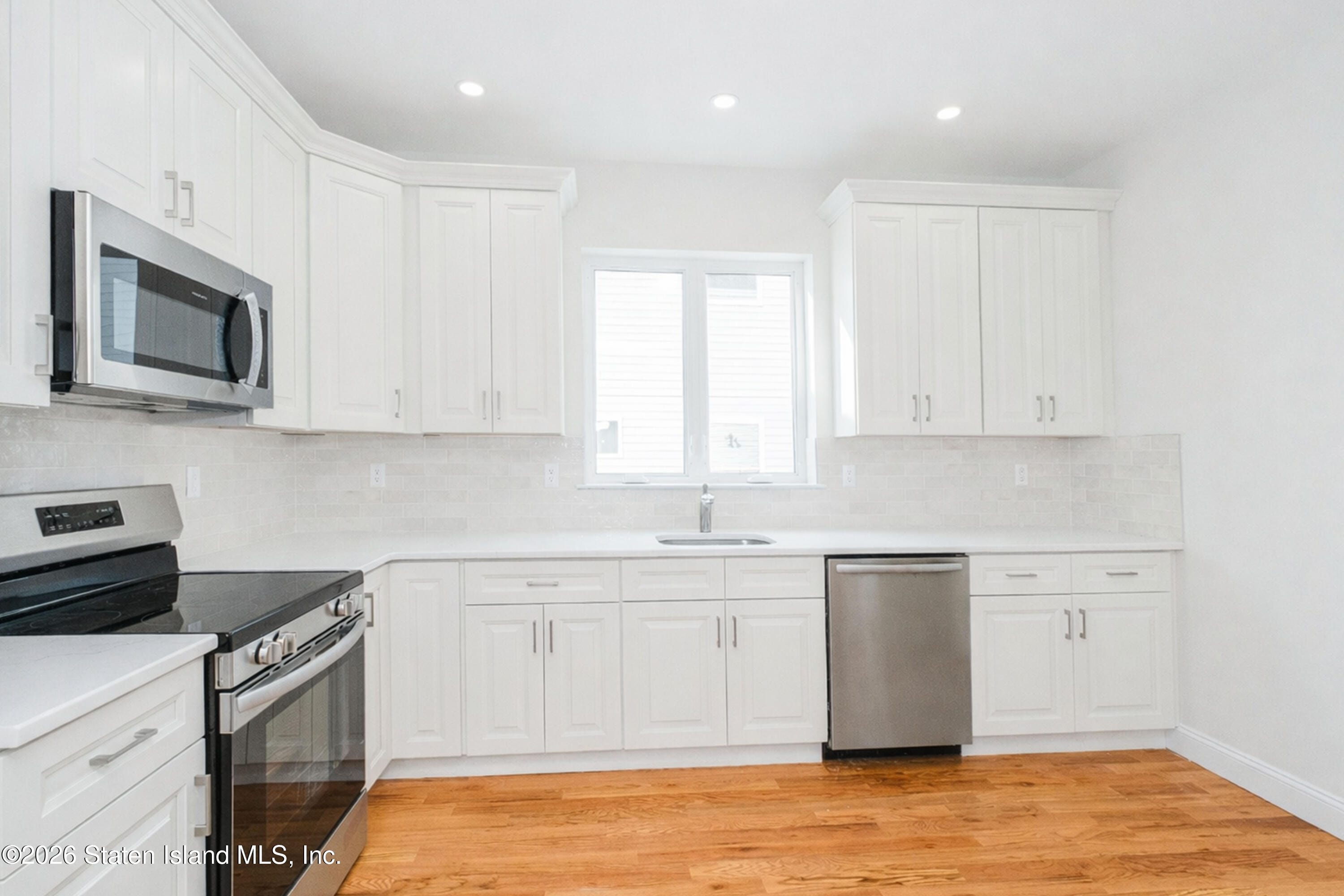 556 Drumgoole Road, Staten Island, NY, 10312 image 9