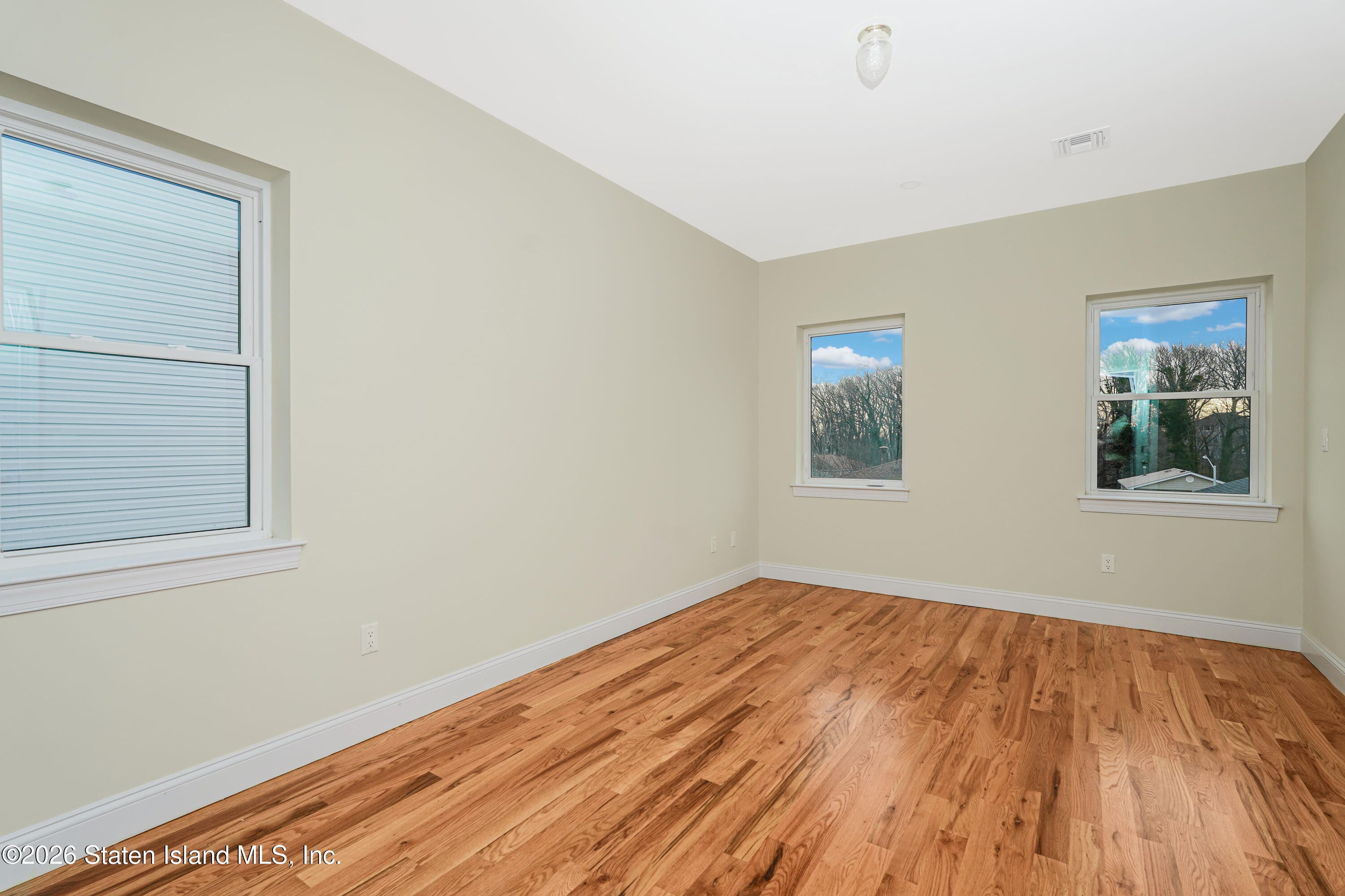 556 Drumgoole Road, Staten Island, NY, 10312 image 13