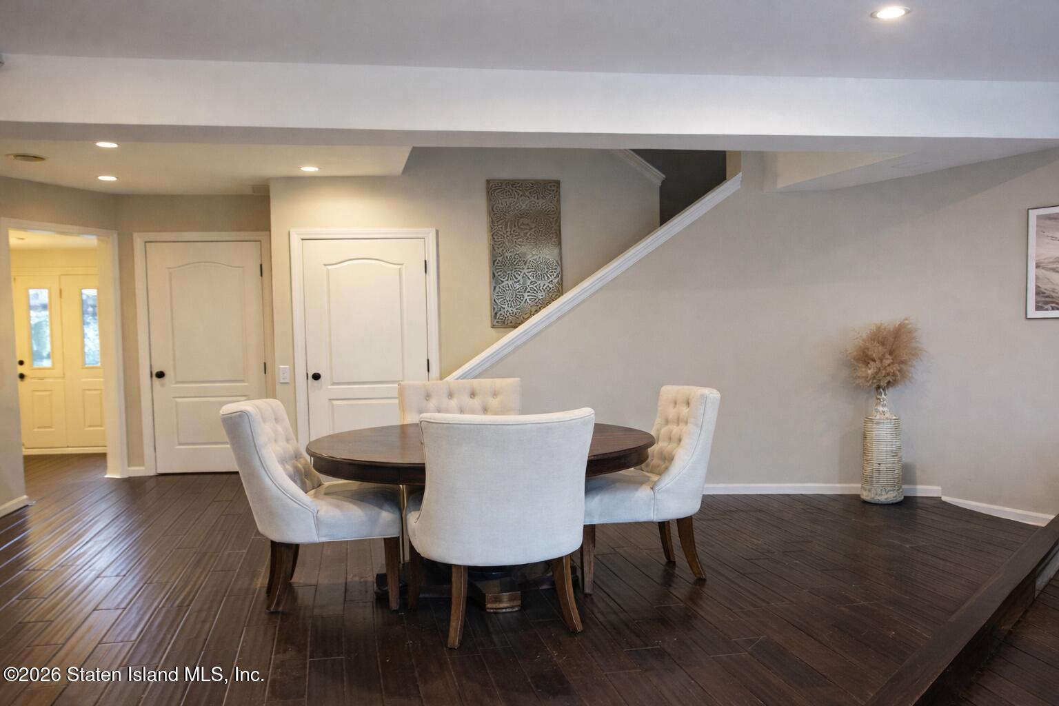 24 Harbour Court Image 5