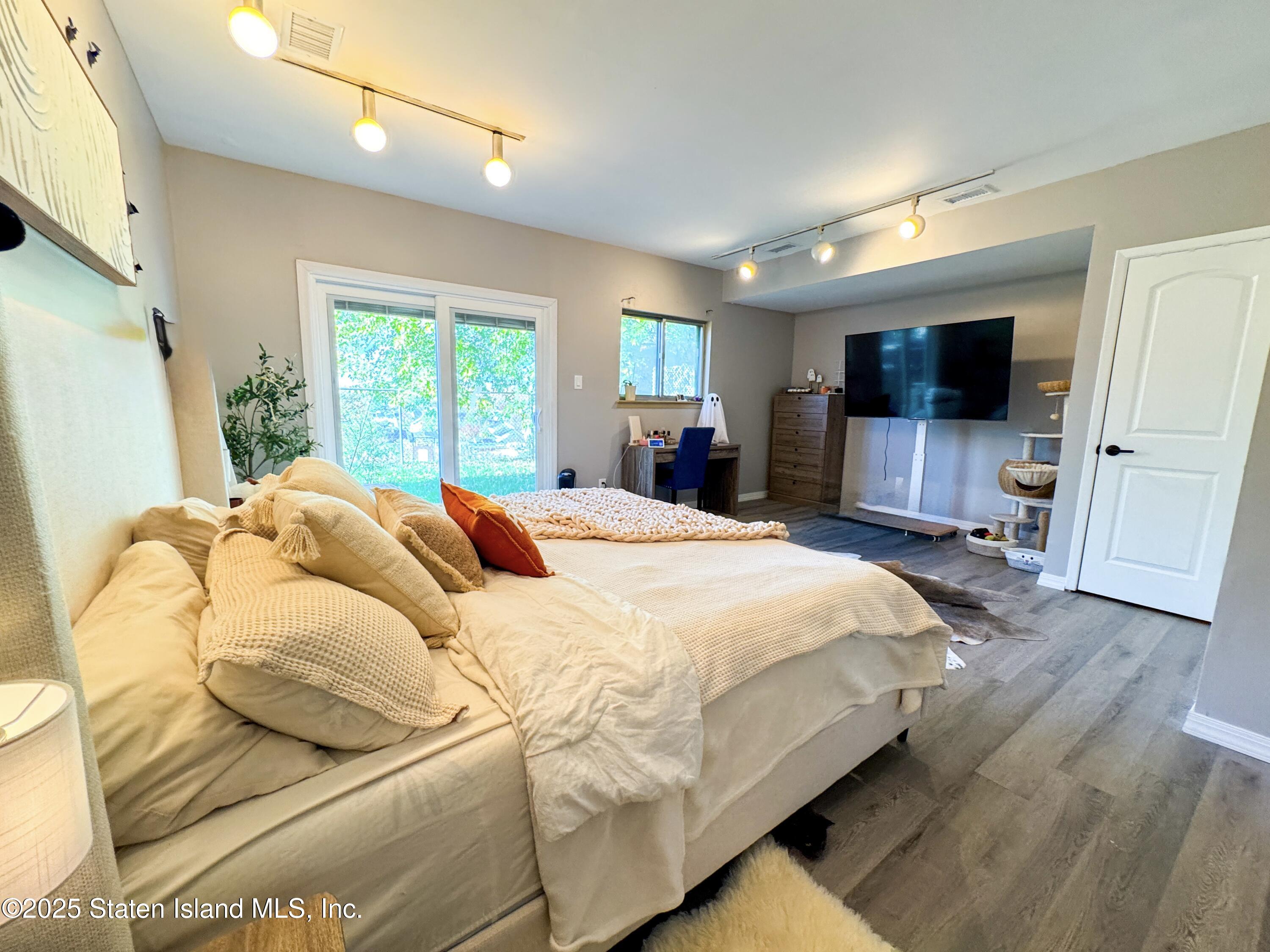 280 Rolling Hill Green, Staten Island, NY, 10312 image 16