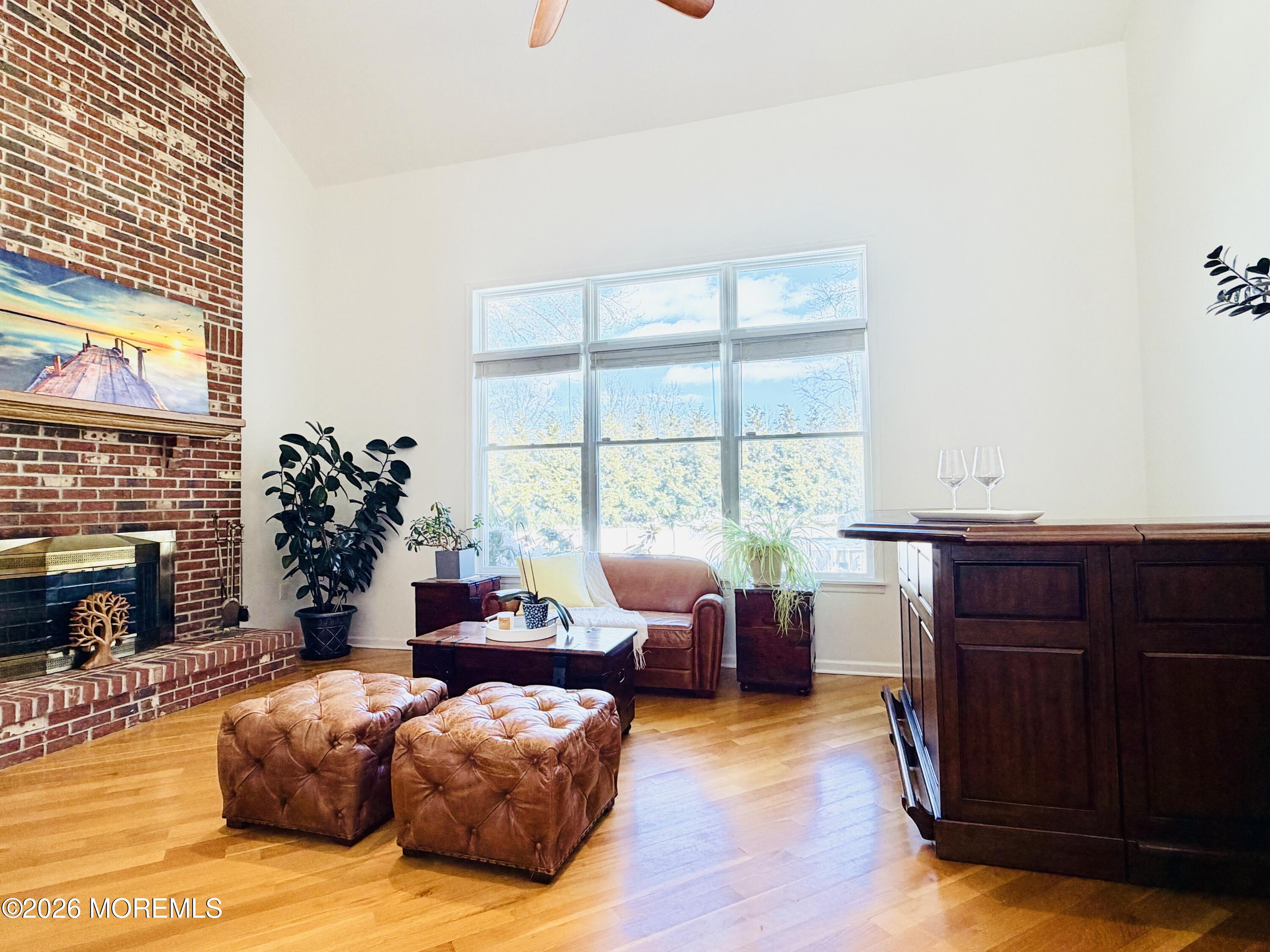 4 Roxbury Lane Image 3