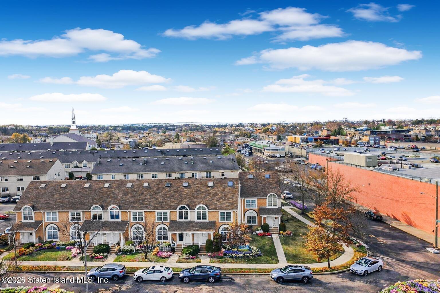 100 Debbie Street B Image 5