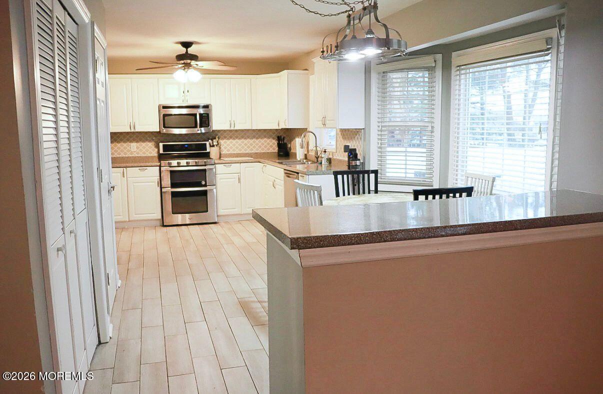 586 Peter Avenue Image 5