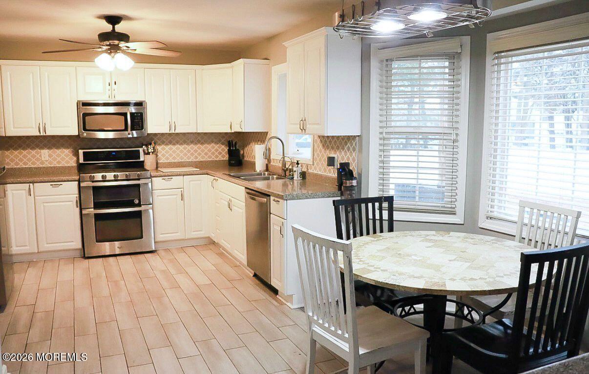 586 Peter Avenue Image 4