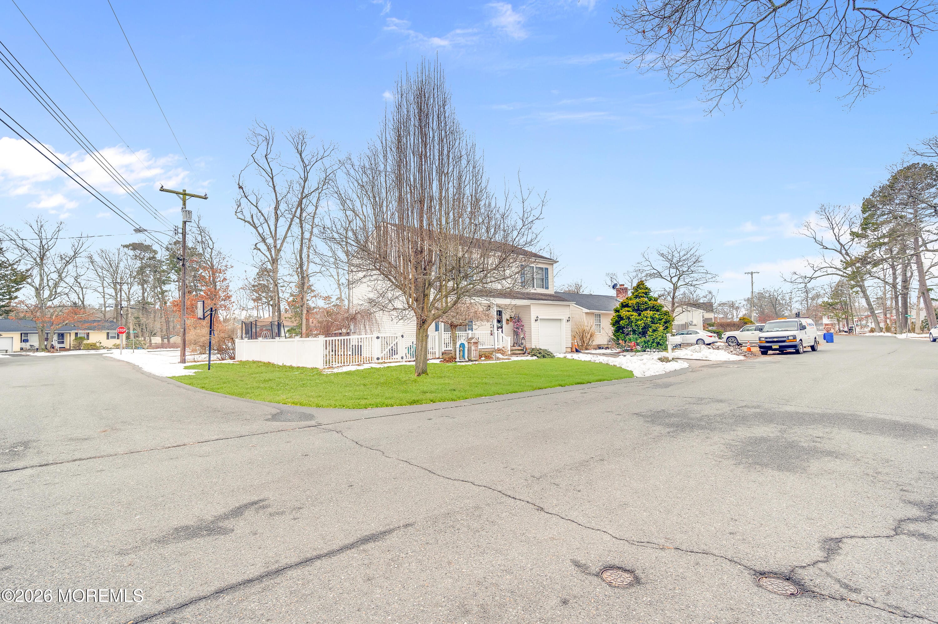 321 Letts Avenue Image 3