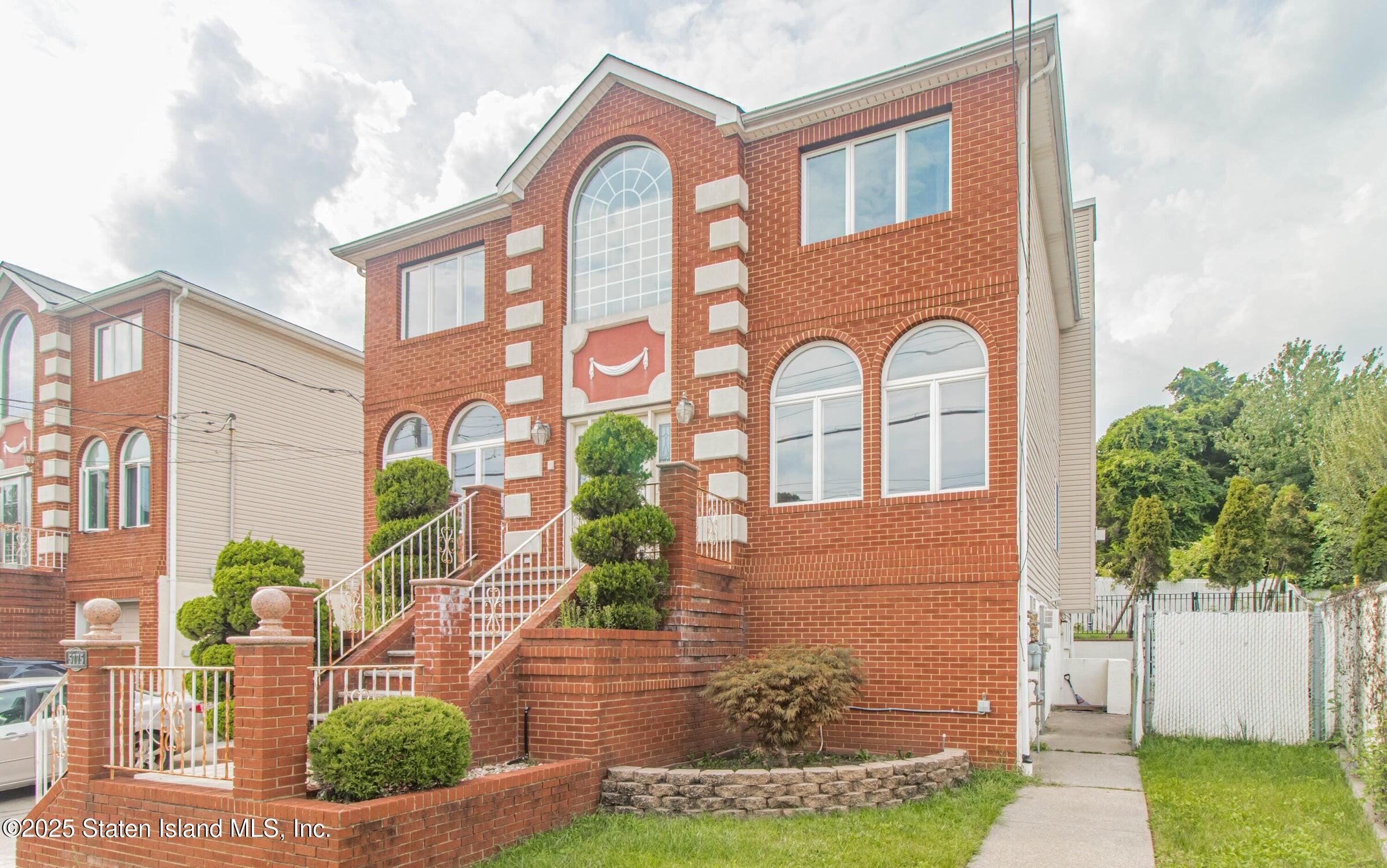 5775 Hylan Boulevard Image 5