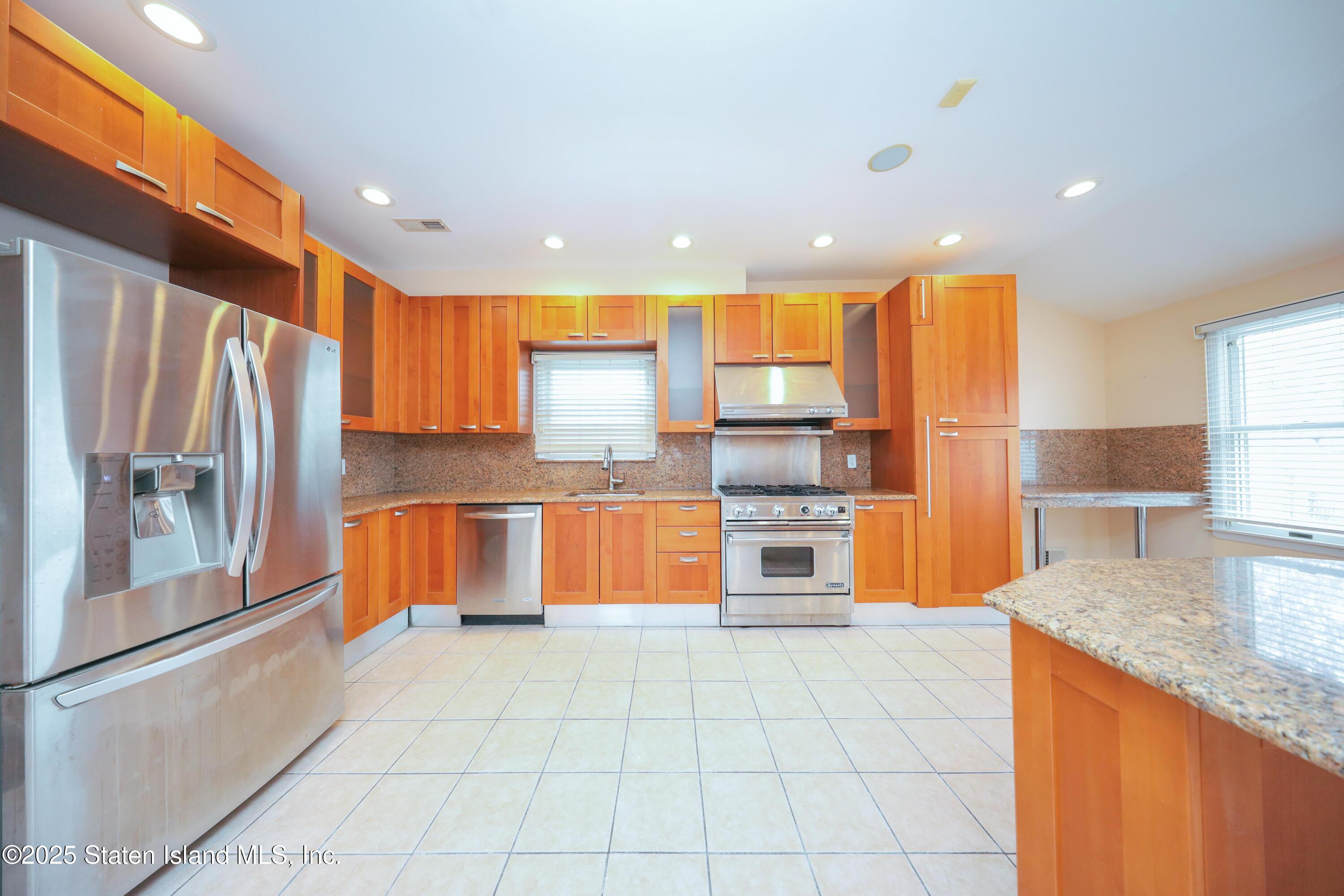 5775 Hylan Boulevard, Staten Island, NY, 10309 image 13