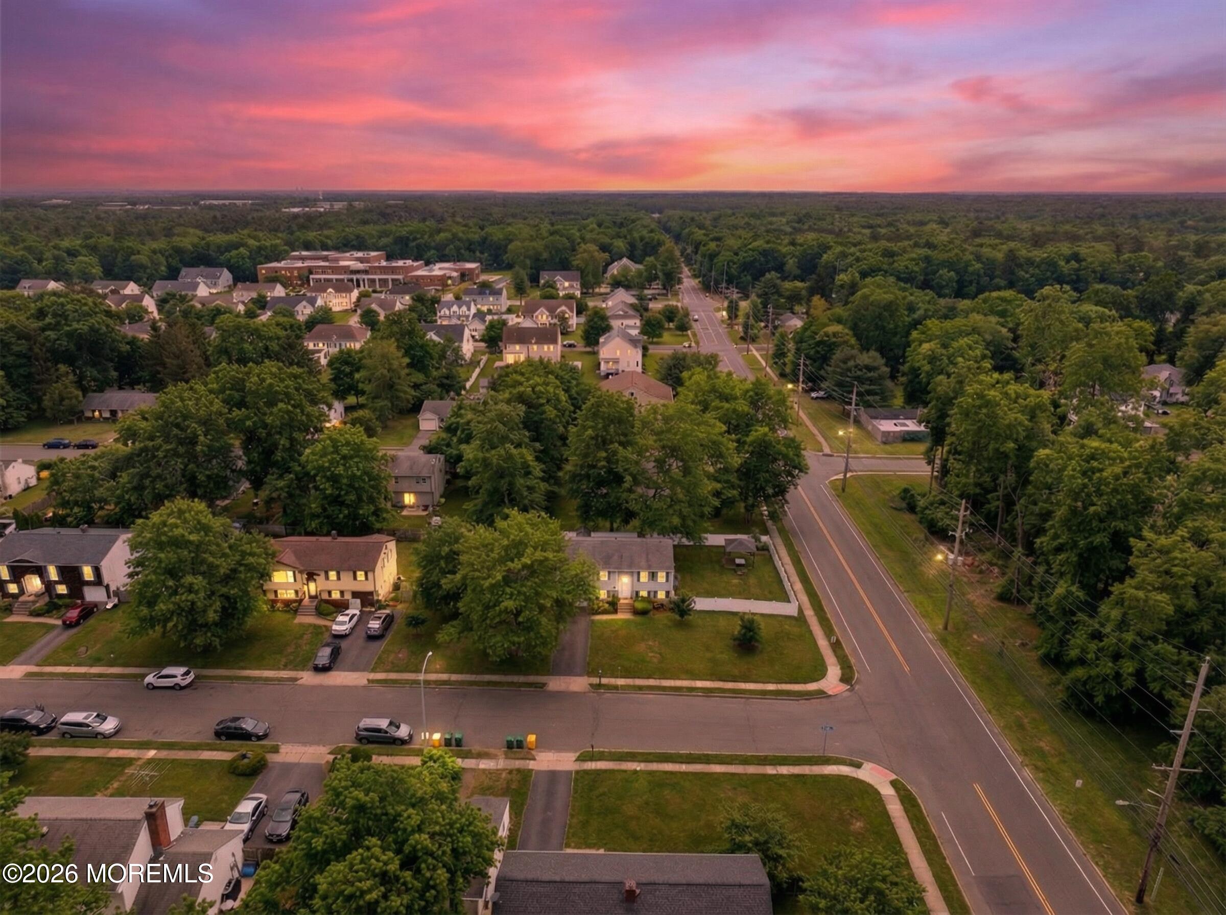 1199 Manor Drive Image 3