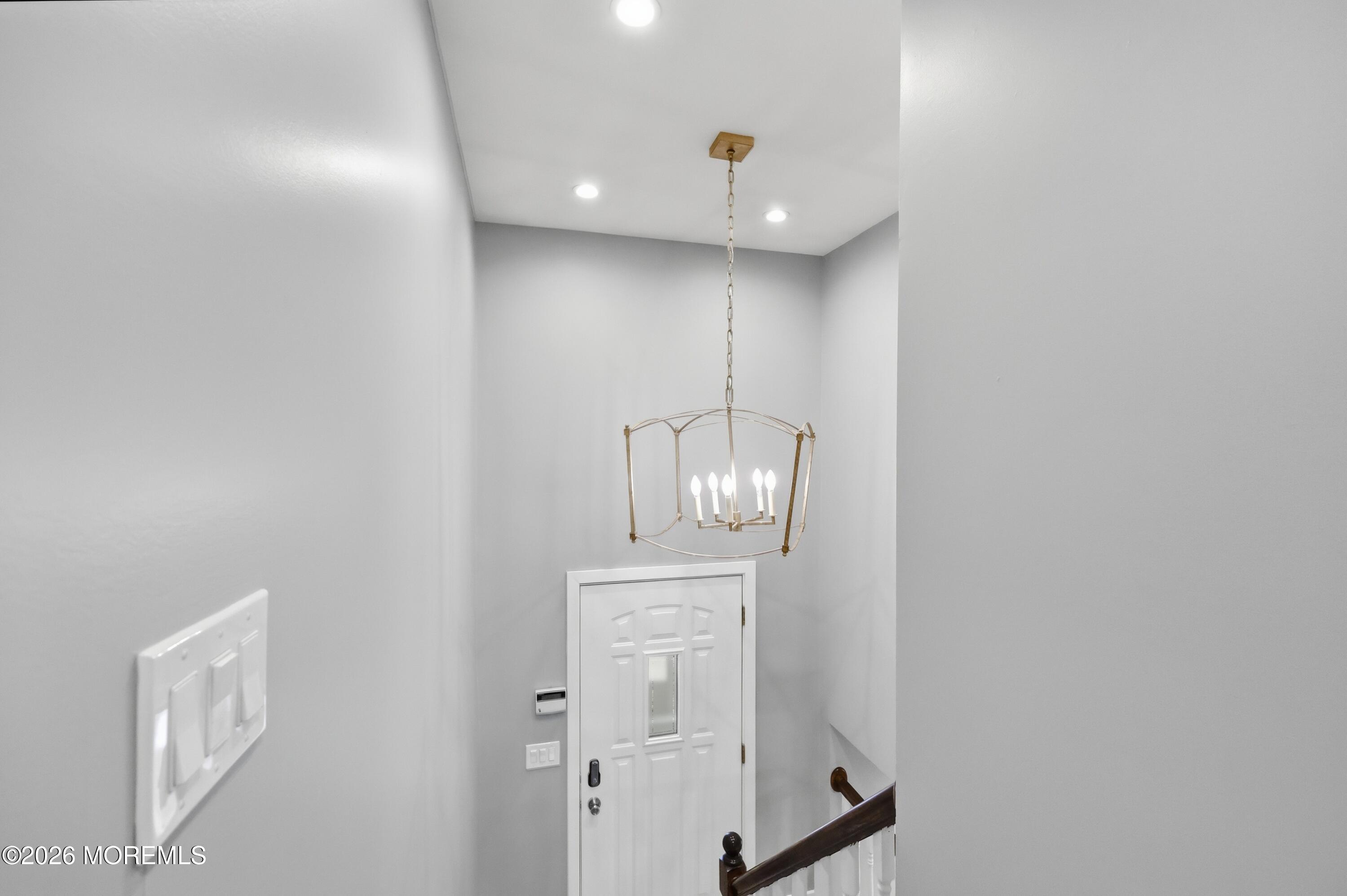 1199 Manor Drive Image 4