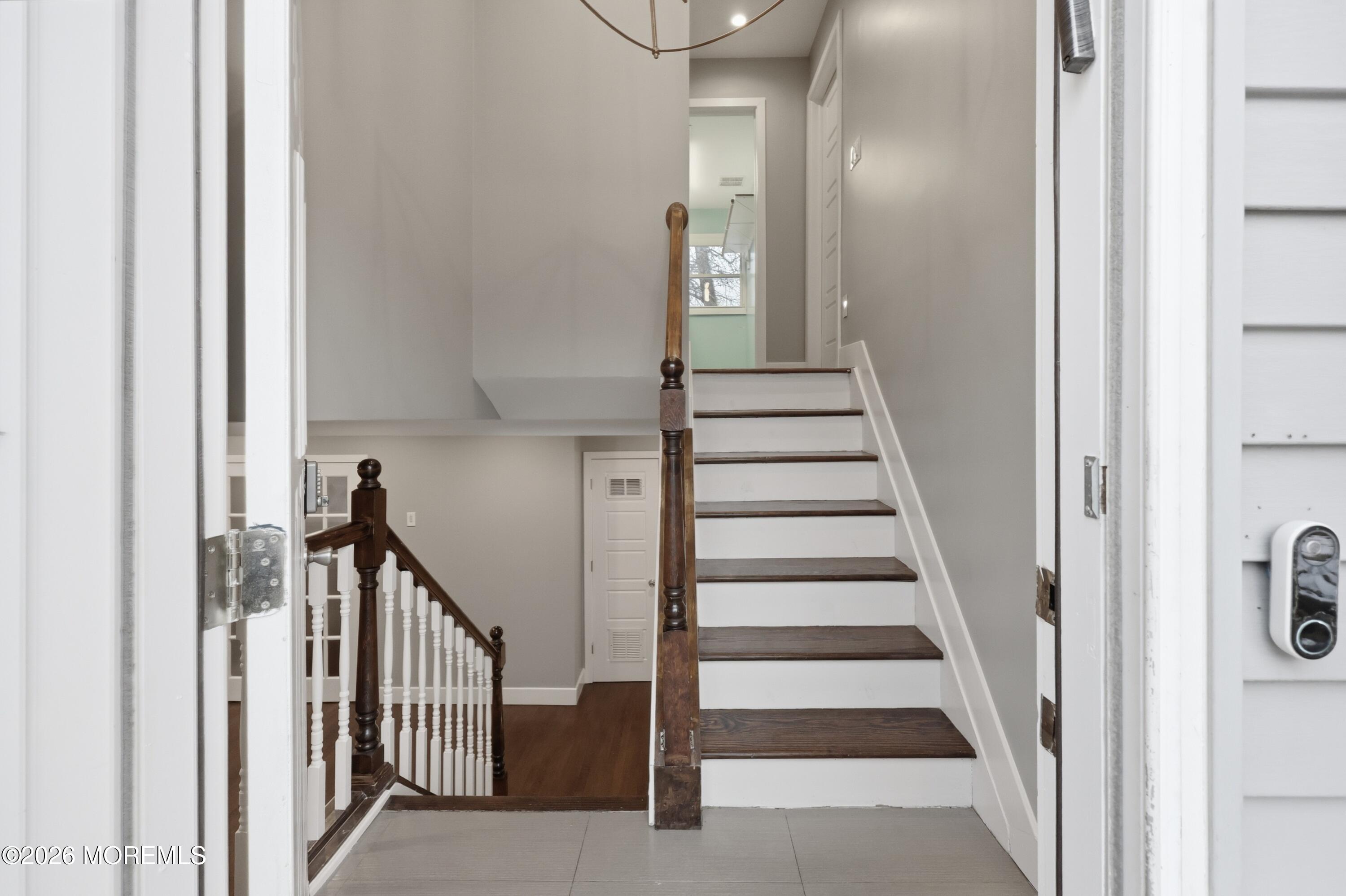 1199 Manor Drive Image 5