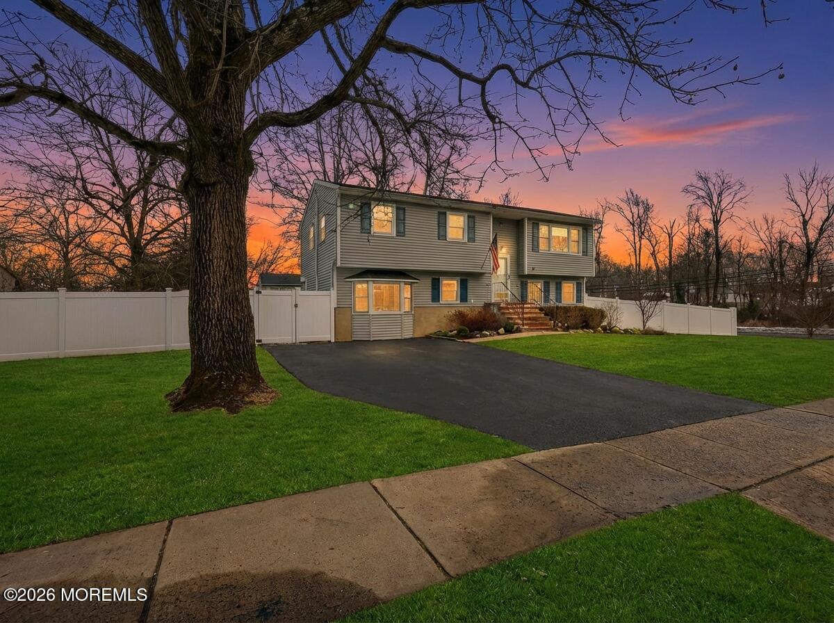 1199 Manor Drive Image 1