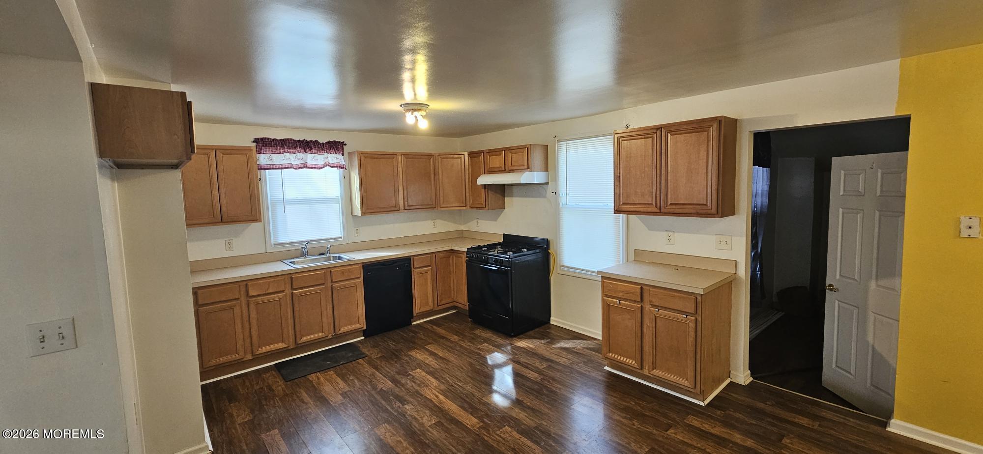 402 W Green Street Image 2