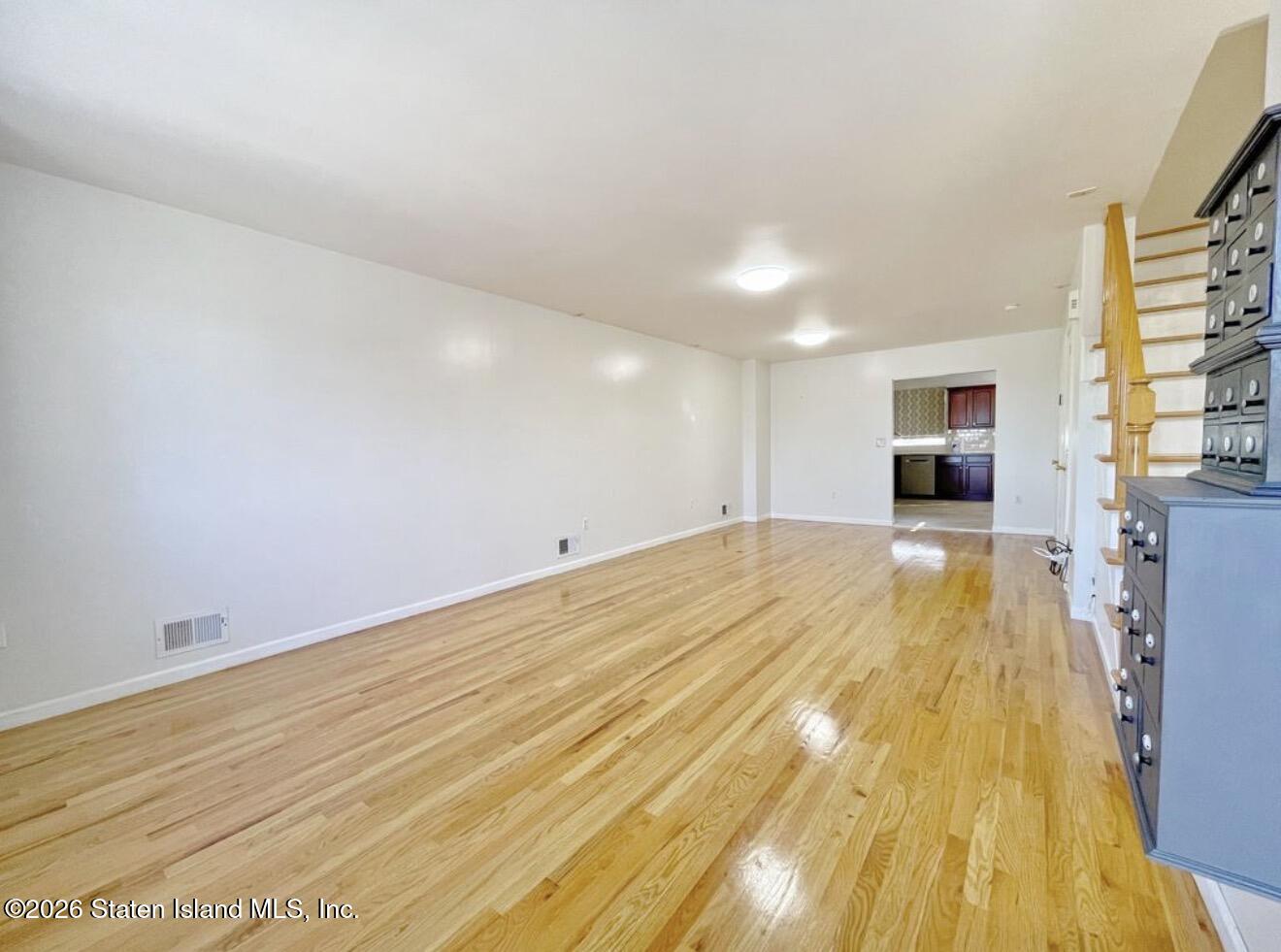 372 Maryland Avenue Image 2