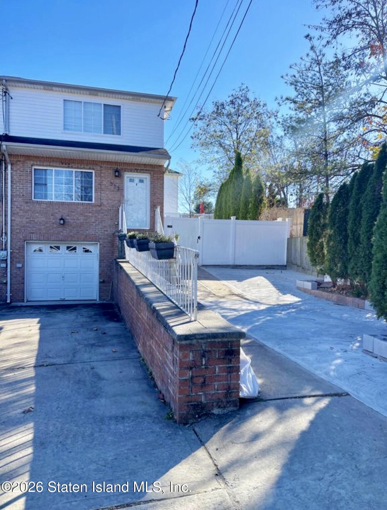 372 Maryland Avenue Image 1