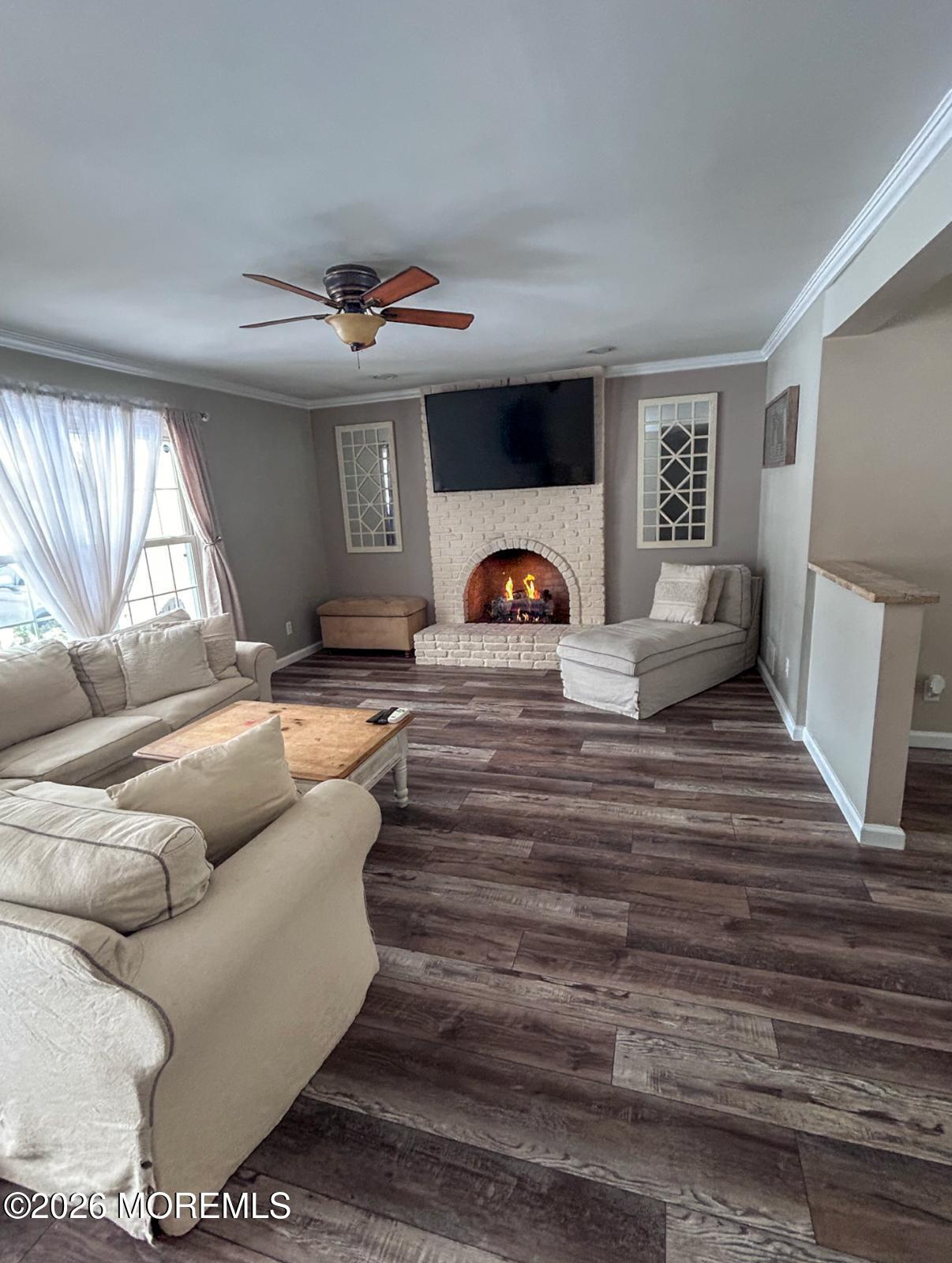 586 Peter Avenue Image 2