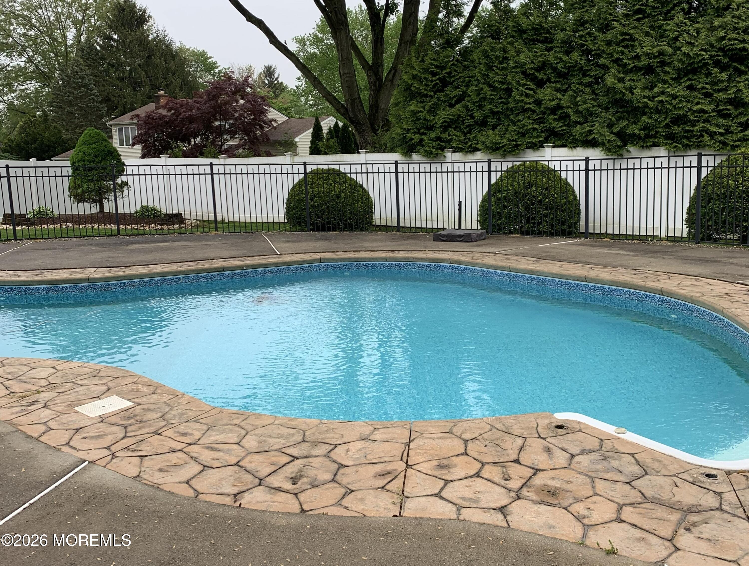 140 Sycamore Avenue Image 3