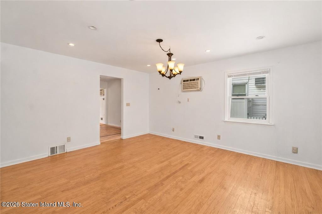 96 Sterling Avenue Image 4