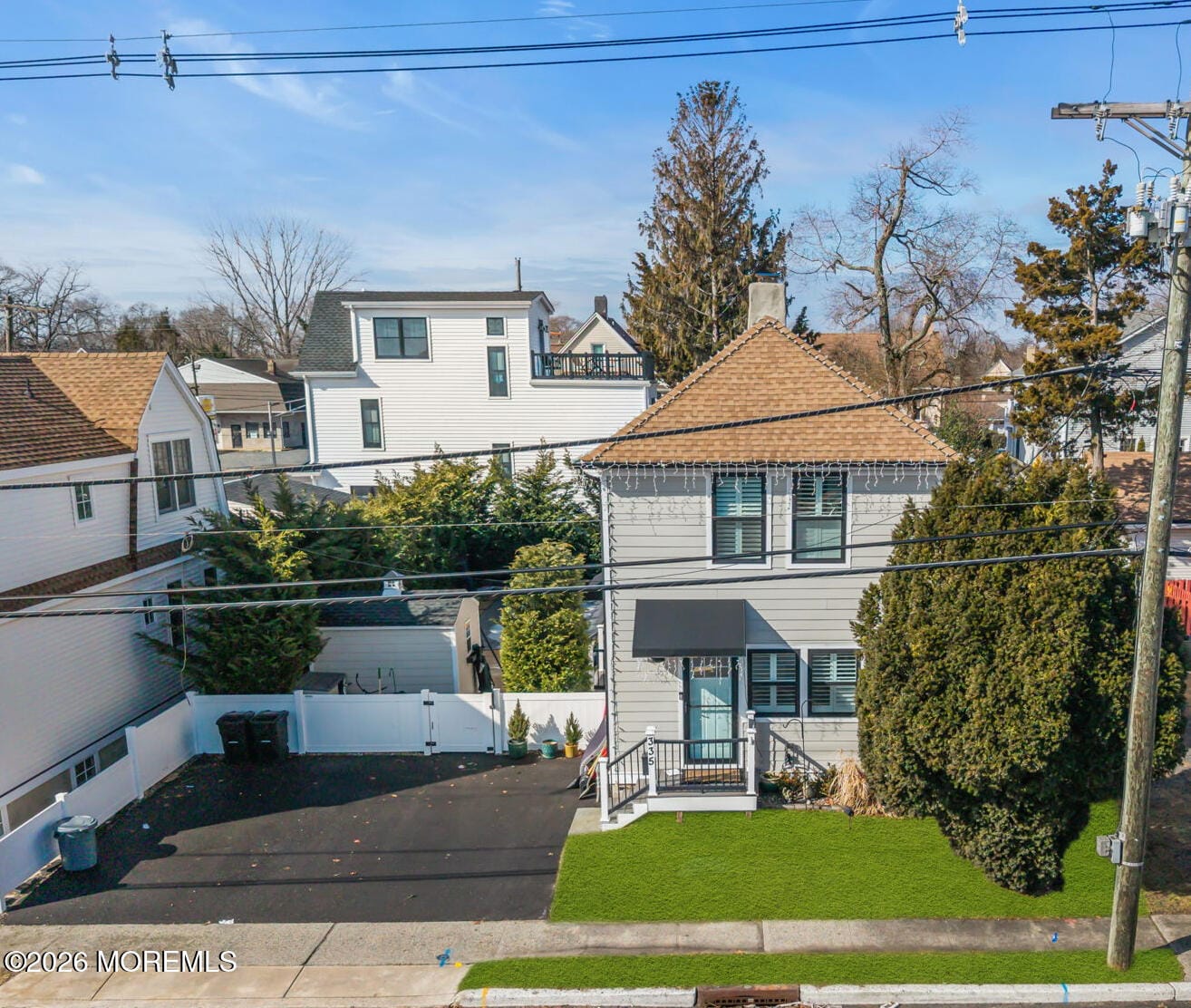 335 Hawthorne Avenue Image 1