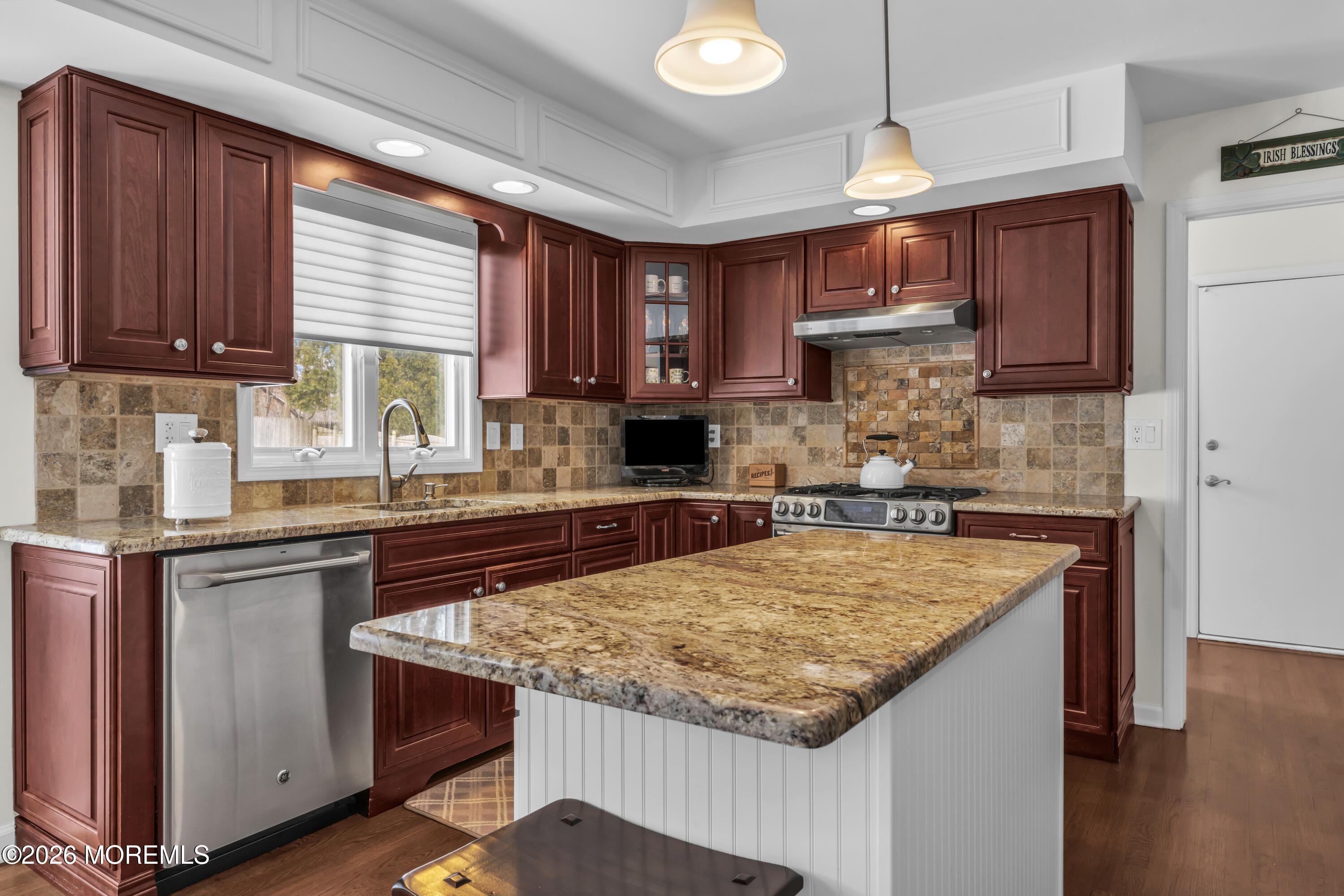 9 Johnny Court, Red Bank, NJ, 07701 image 17