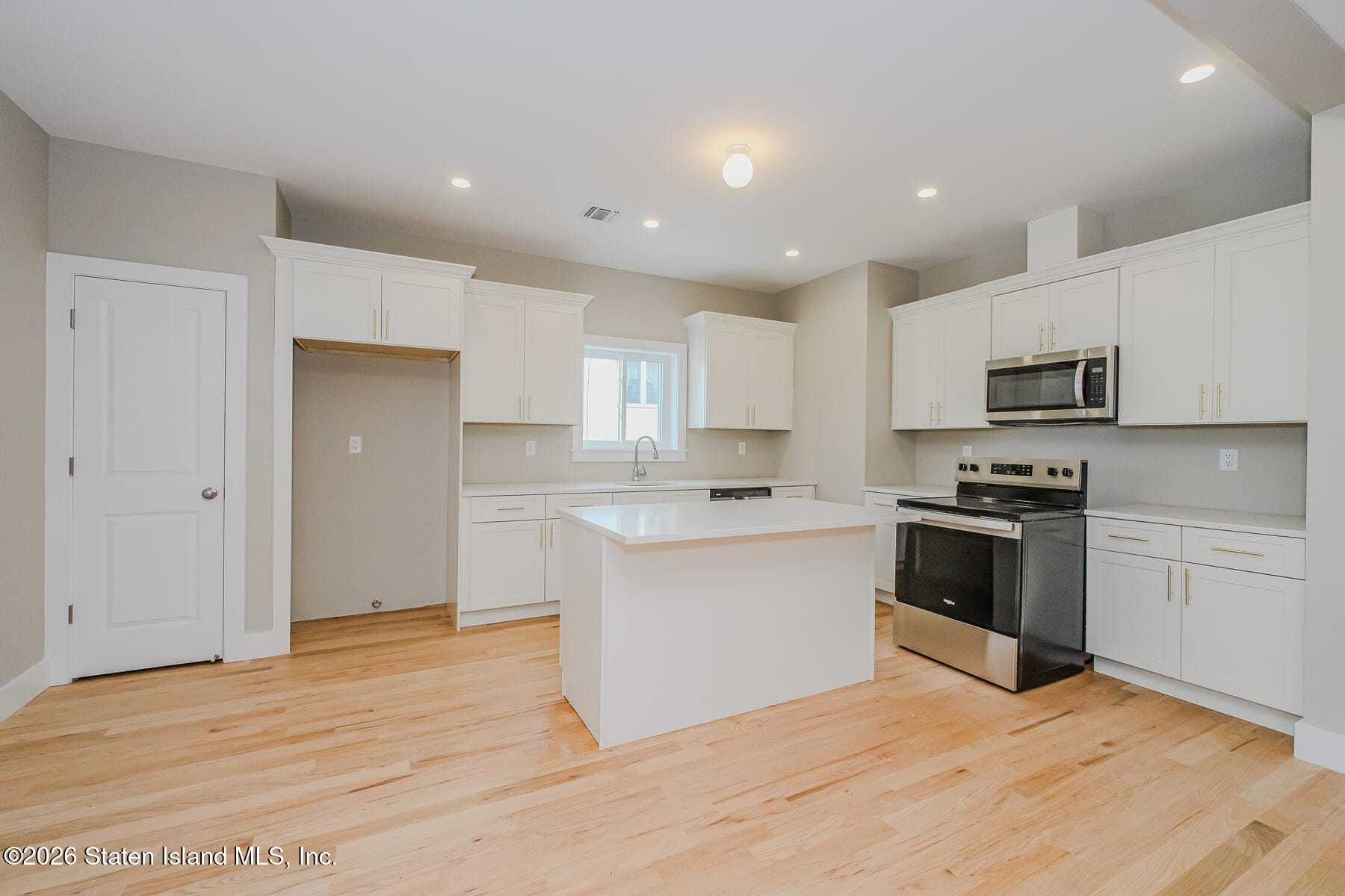 178 N Railroad Street, Staten Island, NY, 10312 image 11