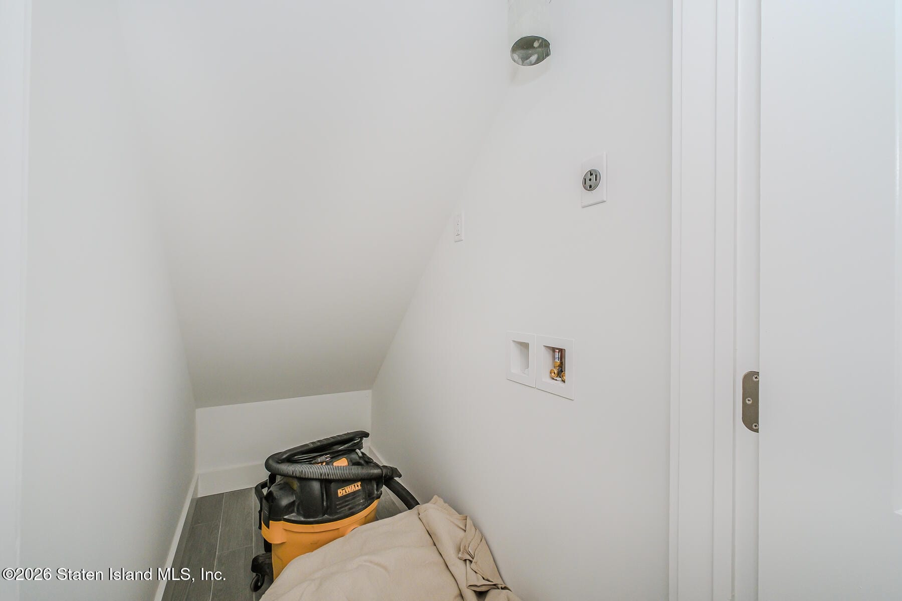 178 N Railroad Street, Staten Island, NY, 10312 image 29