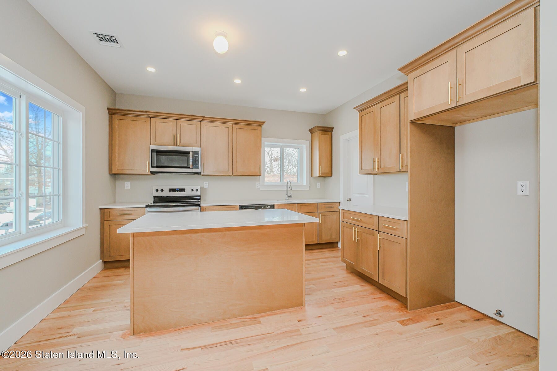 178 N Railroad Street, Staten Island, NY, 10312 image 40