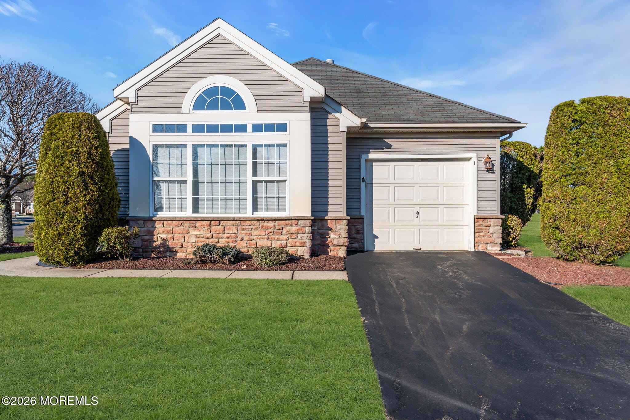 1 Fontaine Court Image 1