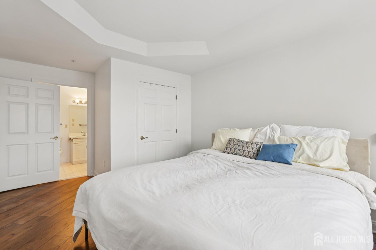 2202 Windrow Drive, Middlesex, NJ, 08540 image 19